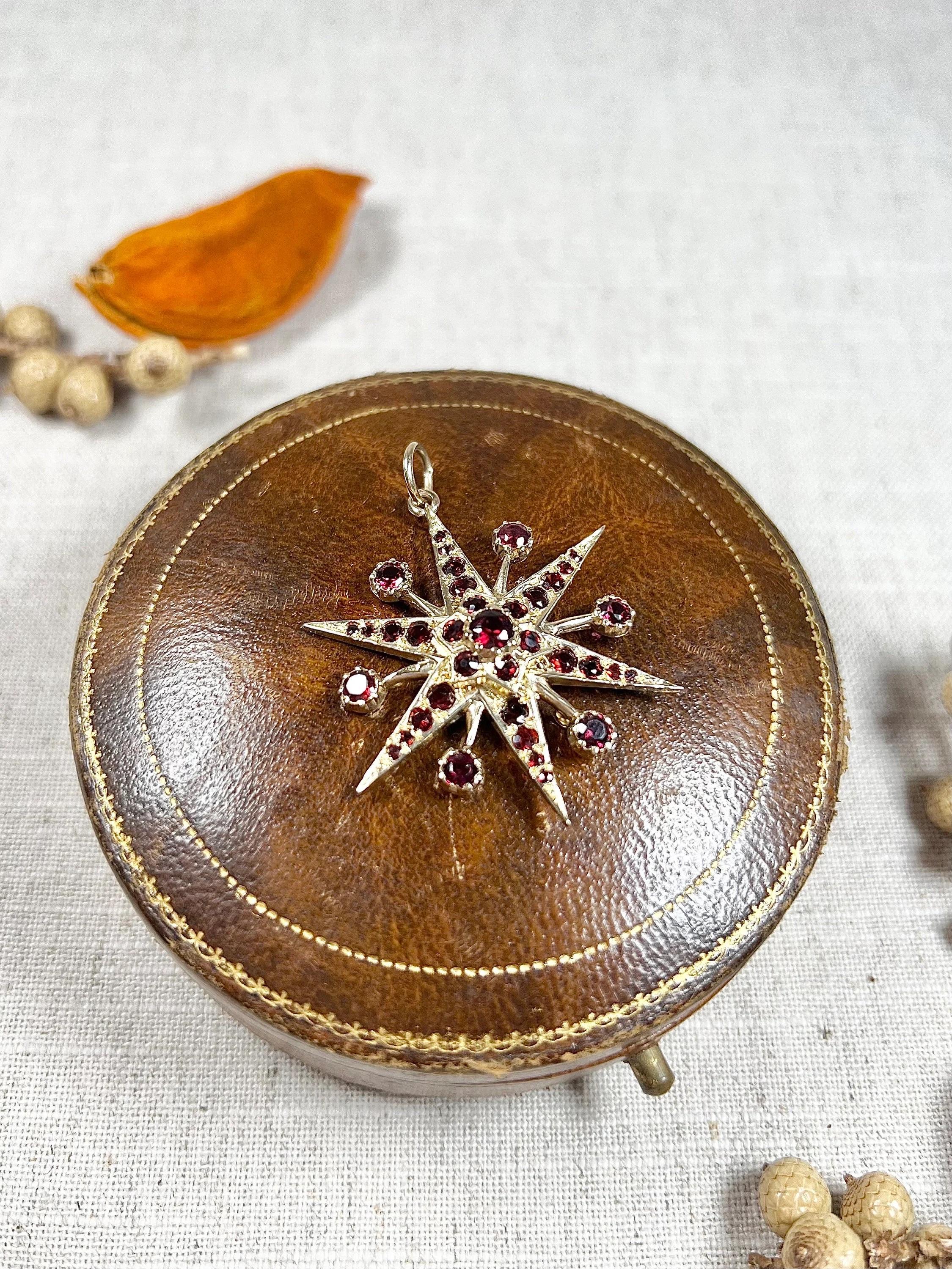 Vintage 9ct Gold 1960s Garnet Starburst Pendant For Sale 1