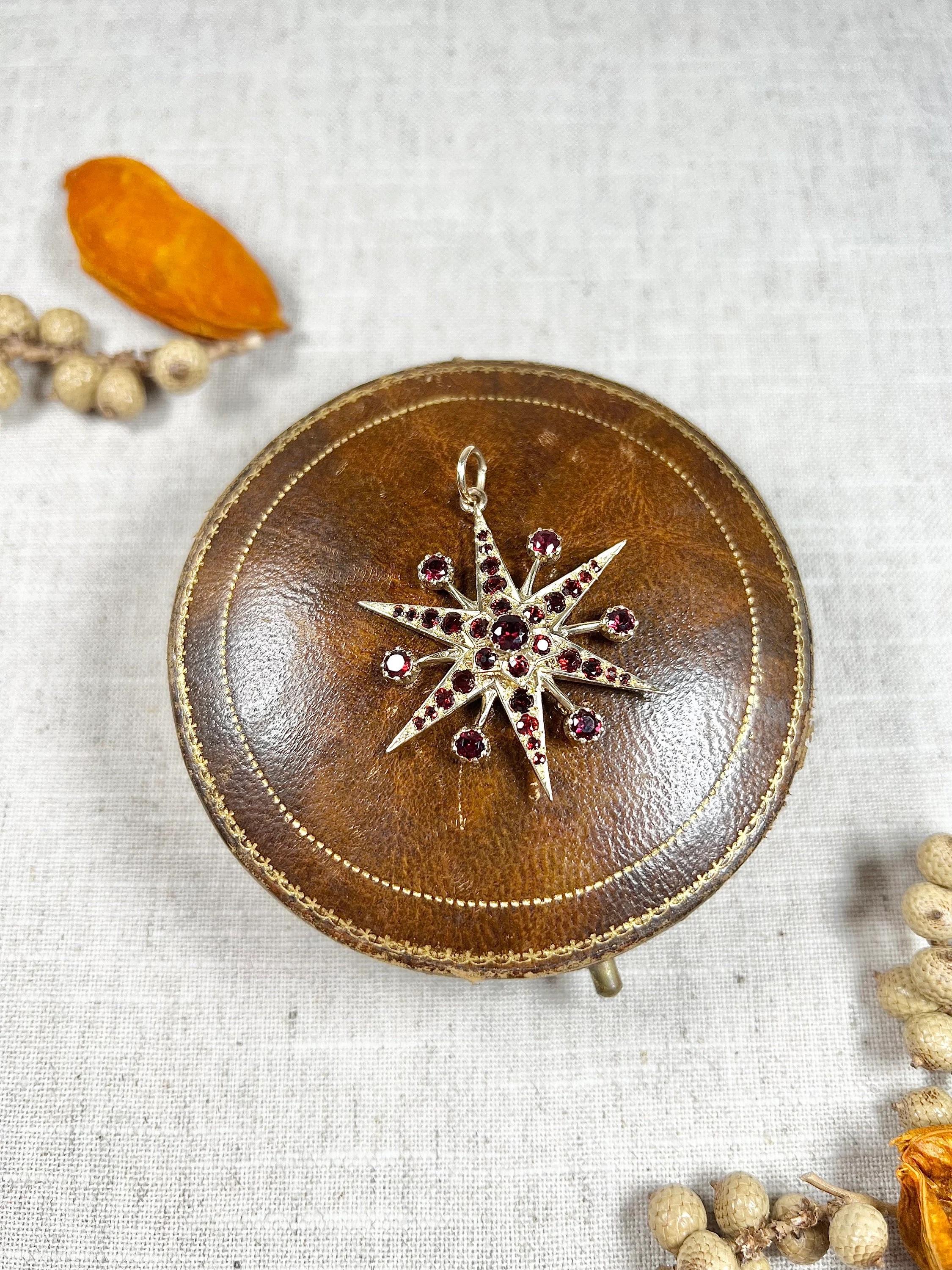 Vintage 9ct Gold 1960s Garnet Starburst Pendant For Sale 4
