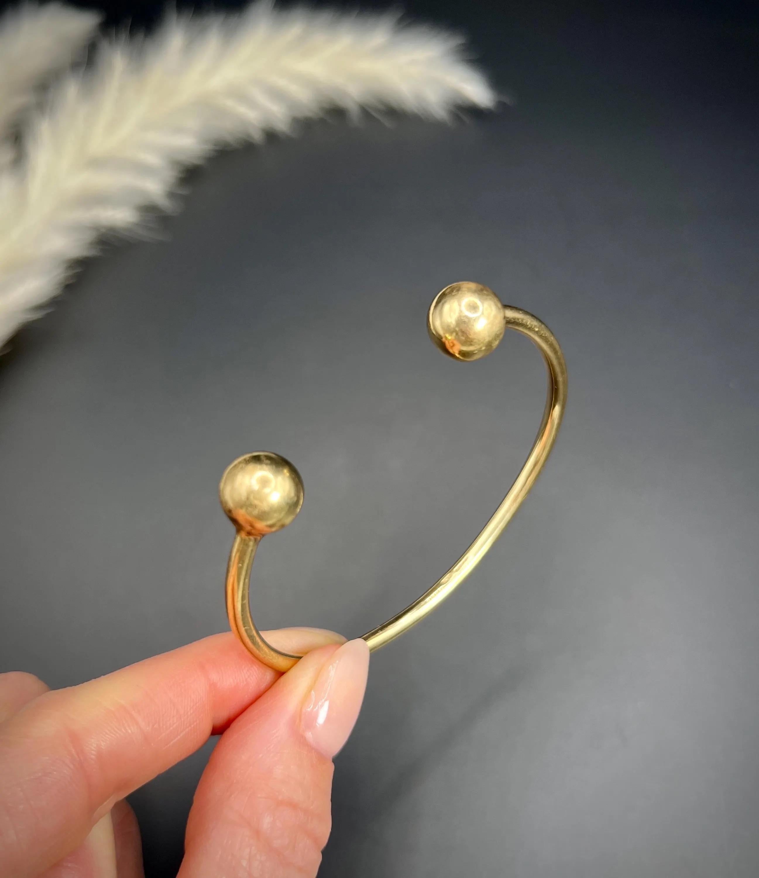 Vintage 9ct Gold, 1970er Jahre Fackel-Armreif, Birmingham gestempelt im Zustand „Gut“ im Angebot in Brighton, GB