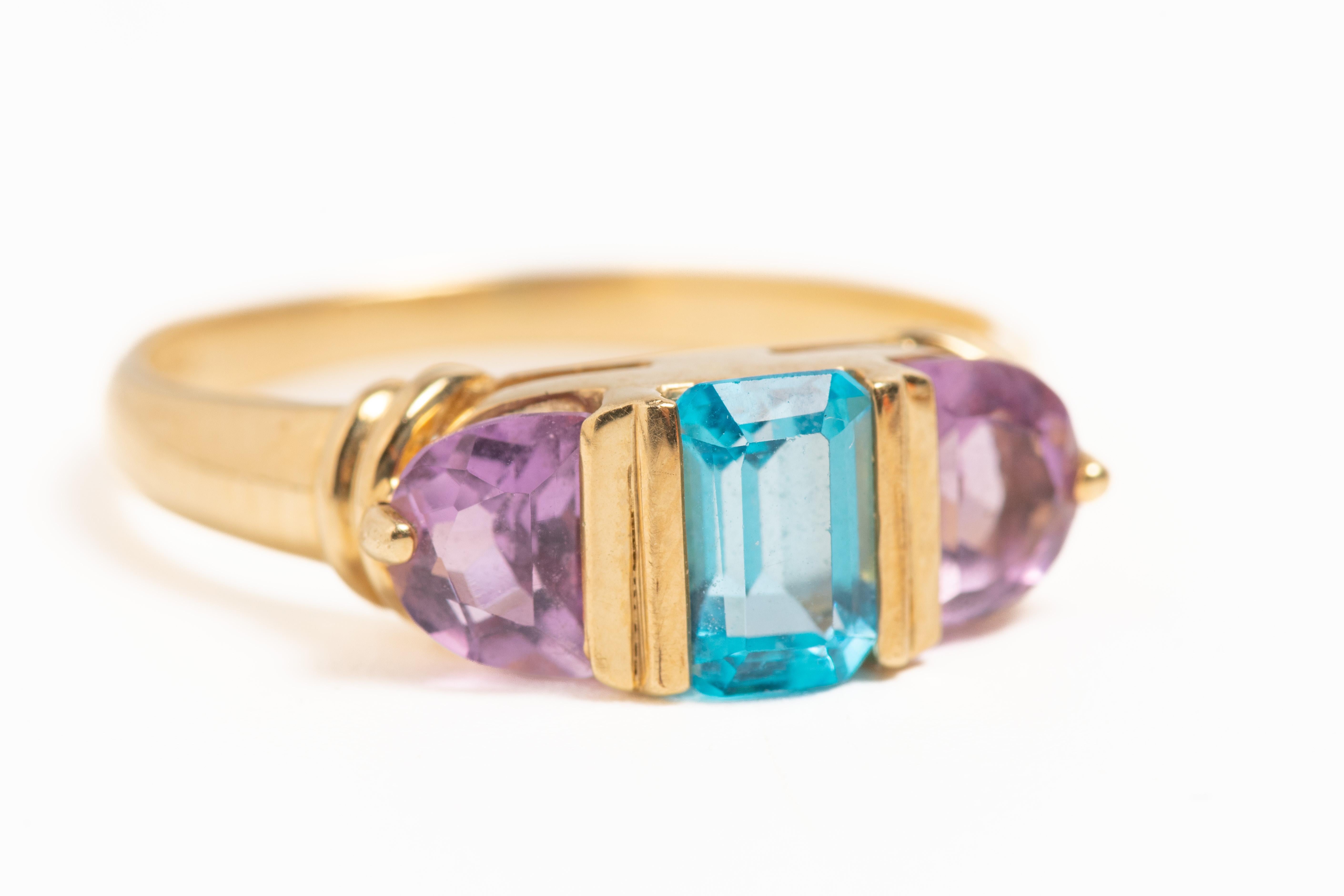 Vintage 9ct Gold Amethyst and Topaz Three Stone Ring In Good Condition For Sale In Portland, England