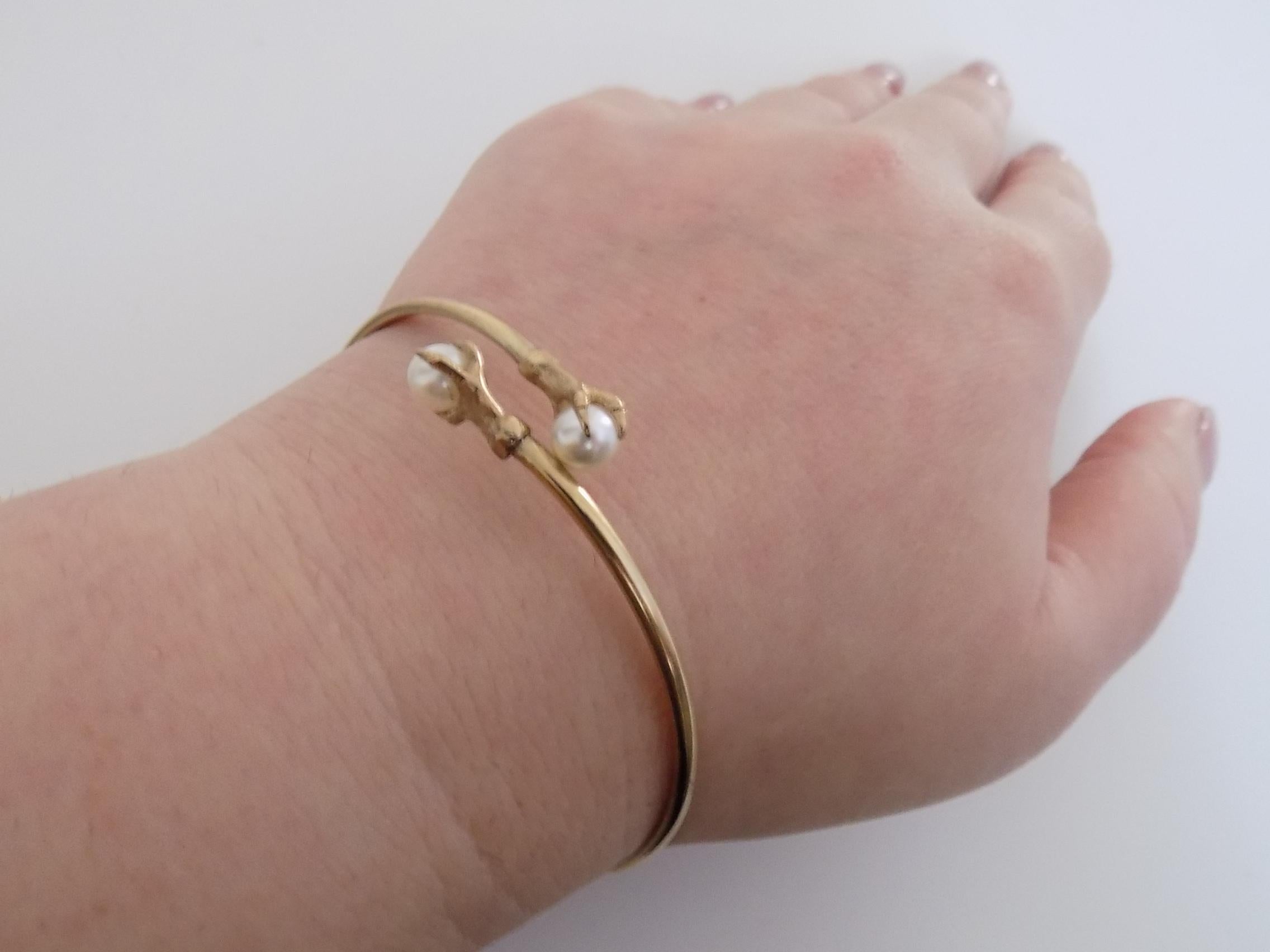 Vintage 9CT Gold and Pearl Claw Bypass Bracelet Bangle 2