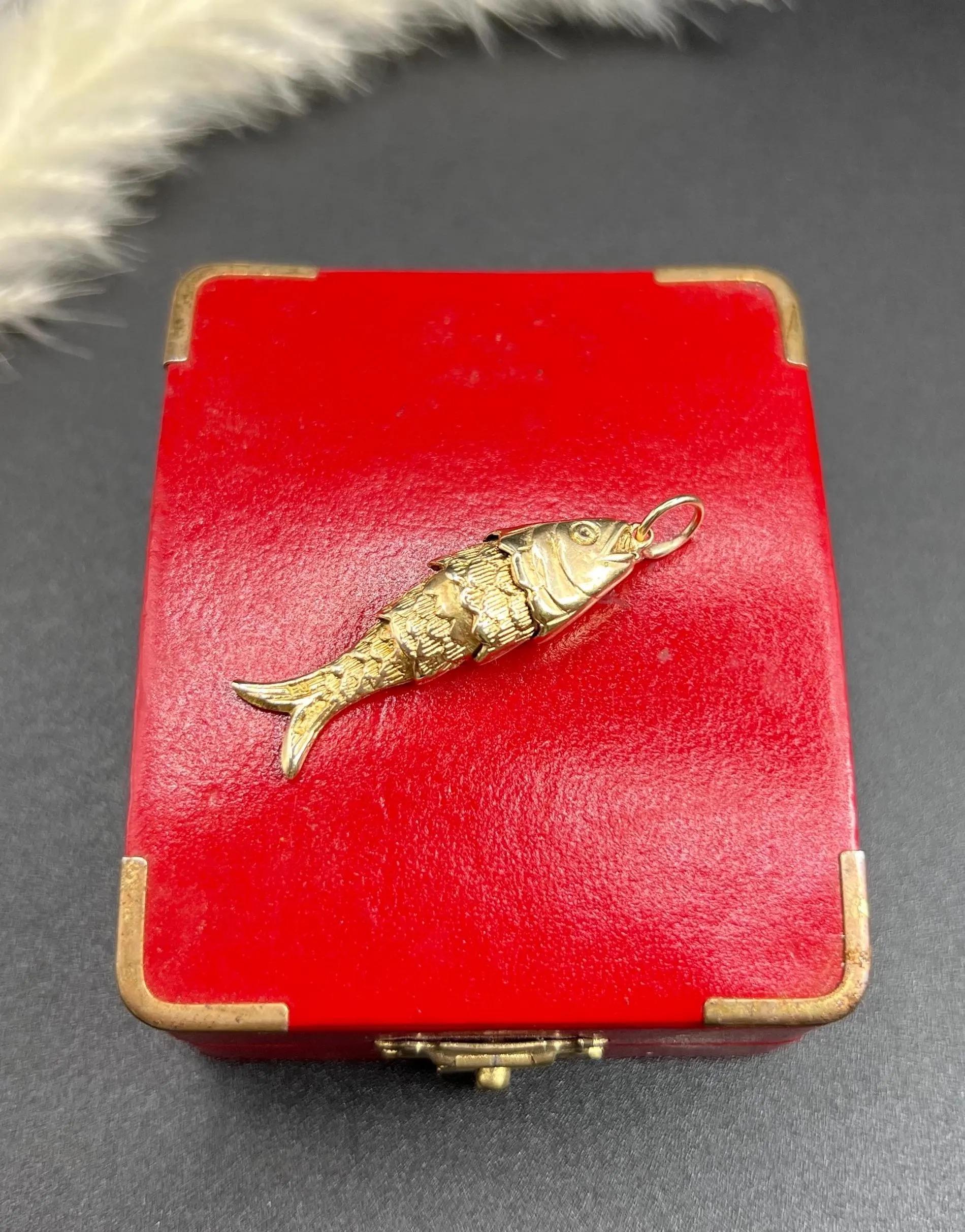 Vintage 9ct Gold, Articulated Lucky Fish Pendant Charm, Hallmarked London 1975 4