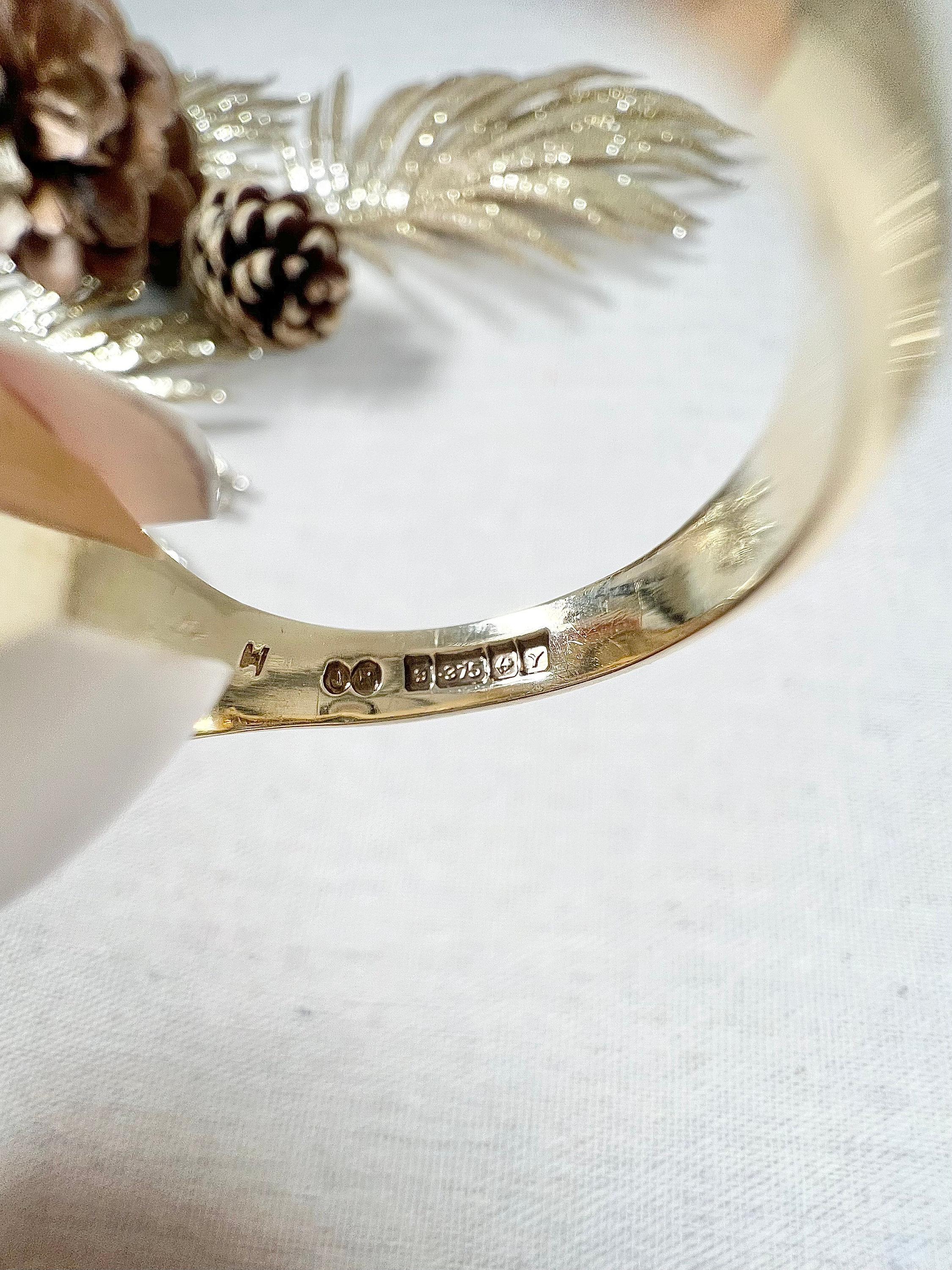 Vintage 9ct Gold Birmingham Hallmarked, 1970s Square Shaped Signet Ring For Sale 1