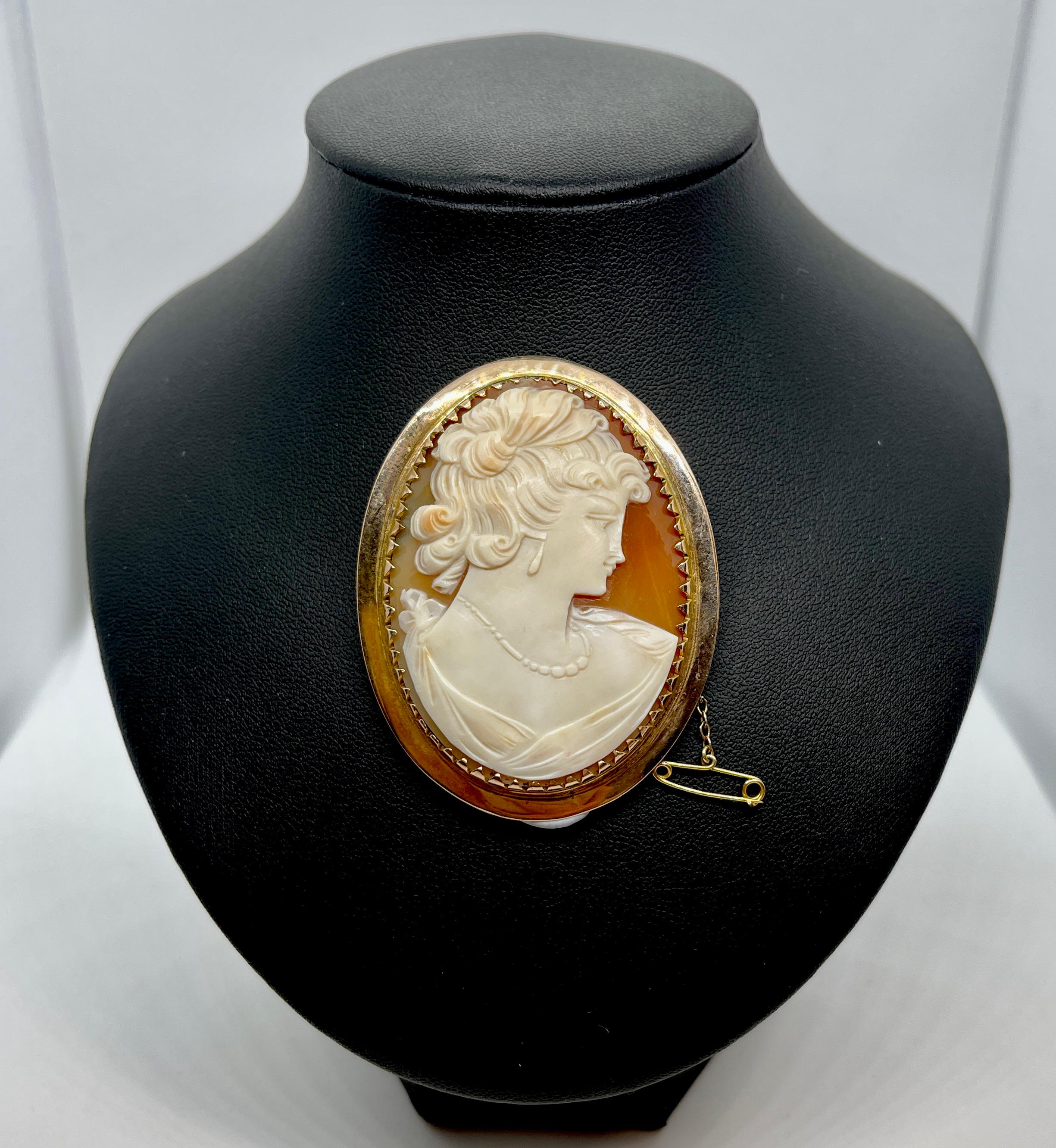 Vintage 9ct Gold Cameo Brooch NeoClassical Lady Wearing Earrings Necklace c1940s For Sale 5