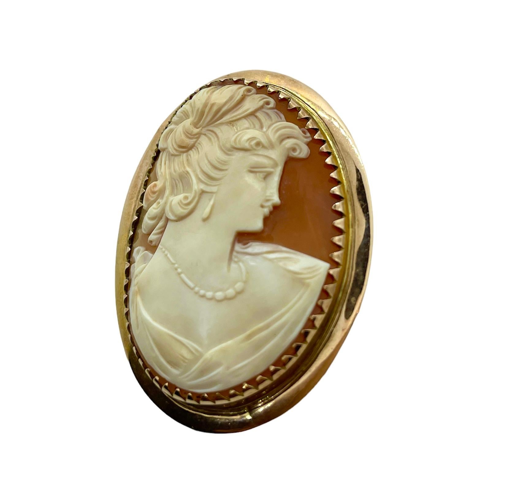 Vintage 9ct Gold Cameo Brooch NeoClassical Lady Wearing Earrings Necklace c1940s For Sale 6