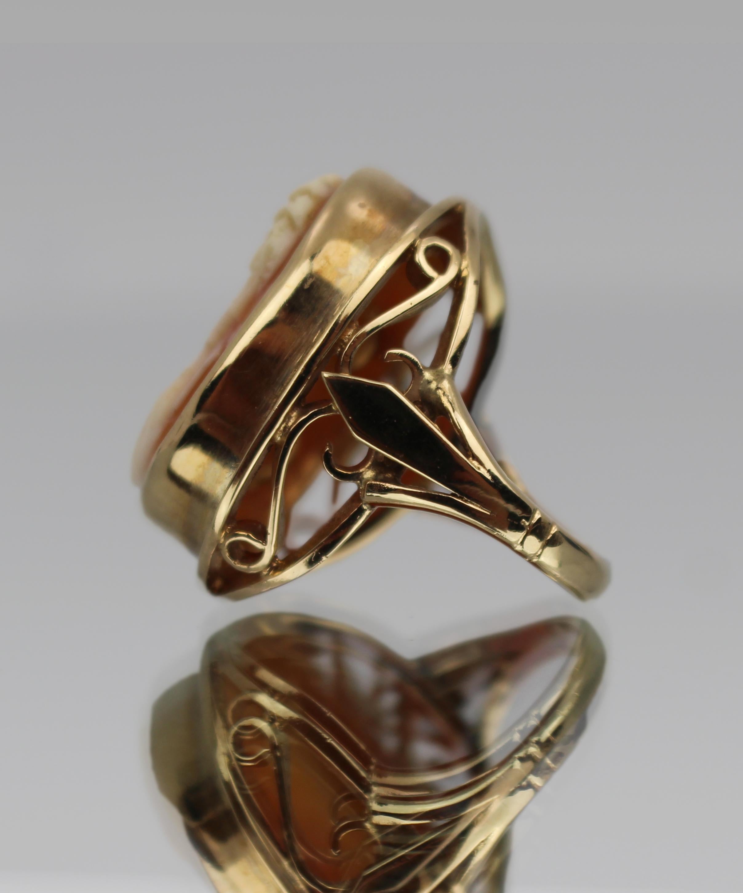 Vintage 9ct Gold Cameo Ring In Good Condition For Sale In Worcester, GB