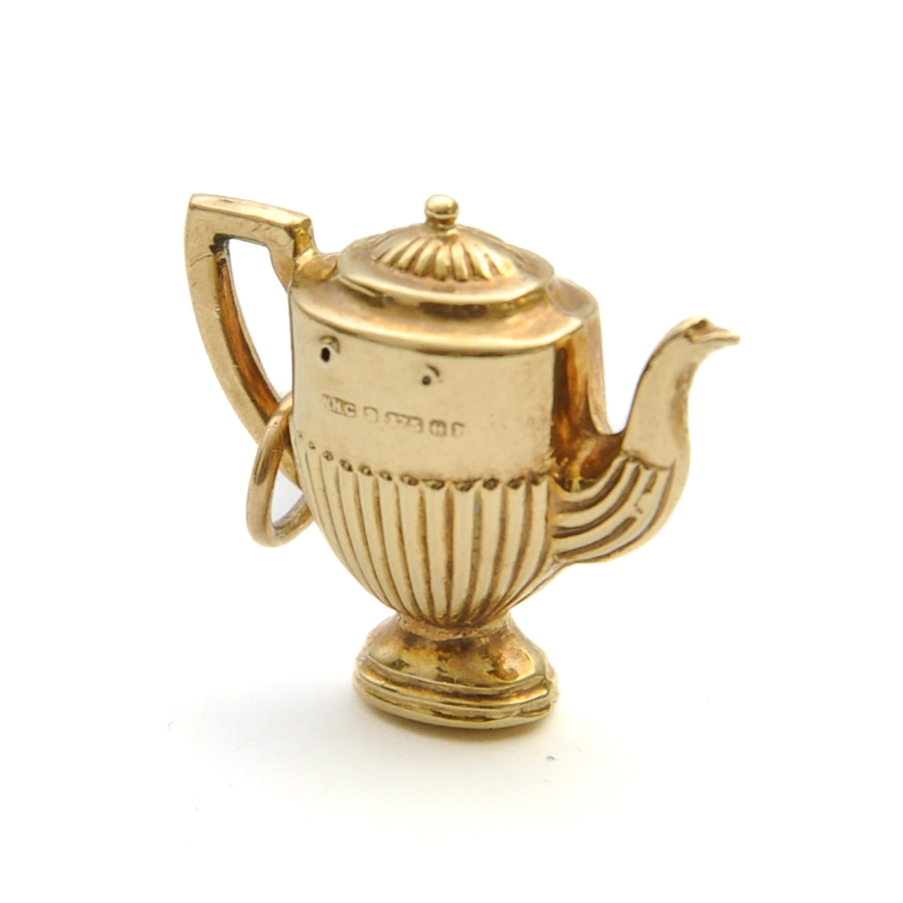 Vintage 9ct Gold Coffee Pot Charm Pendant For Sale 1