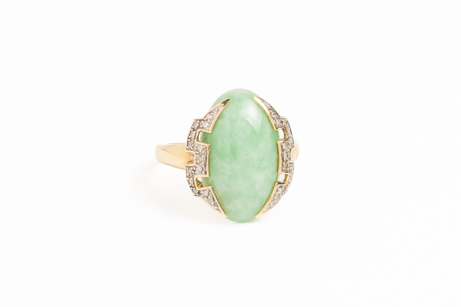 Vintage 9ct Gold Diamond and Jade Ring In Good Condition In Portland, GB