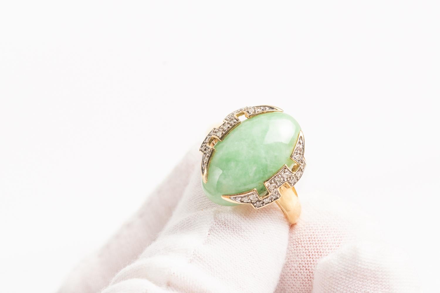 Vintage 9ct Gold Diamond and Jade Ring 1