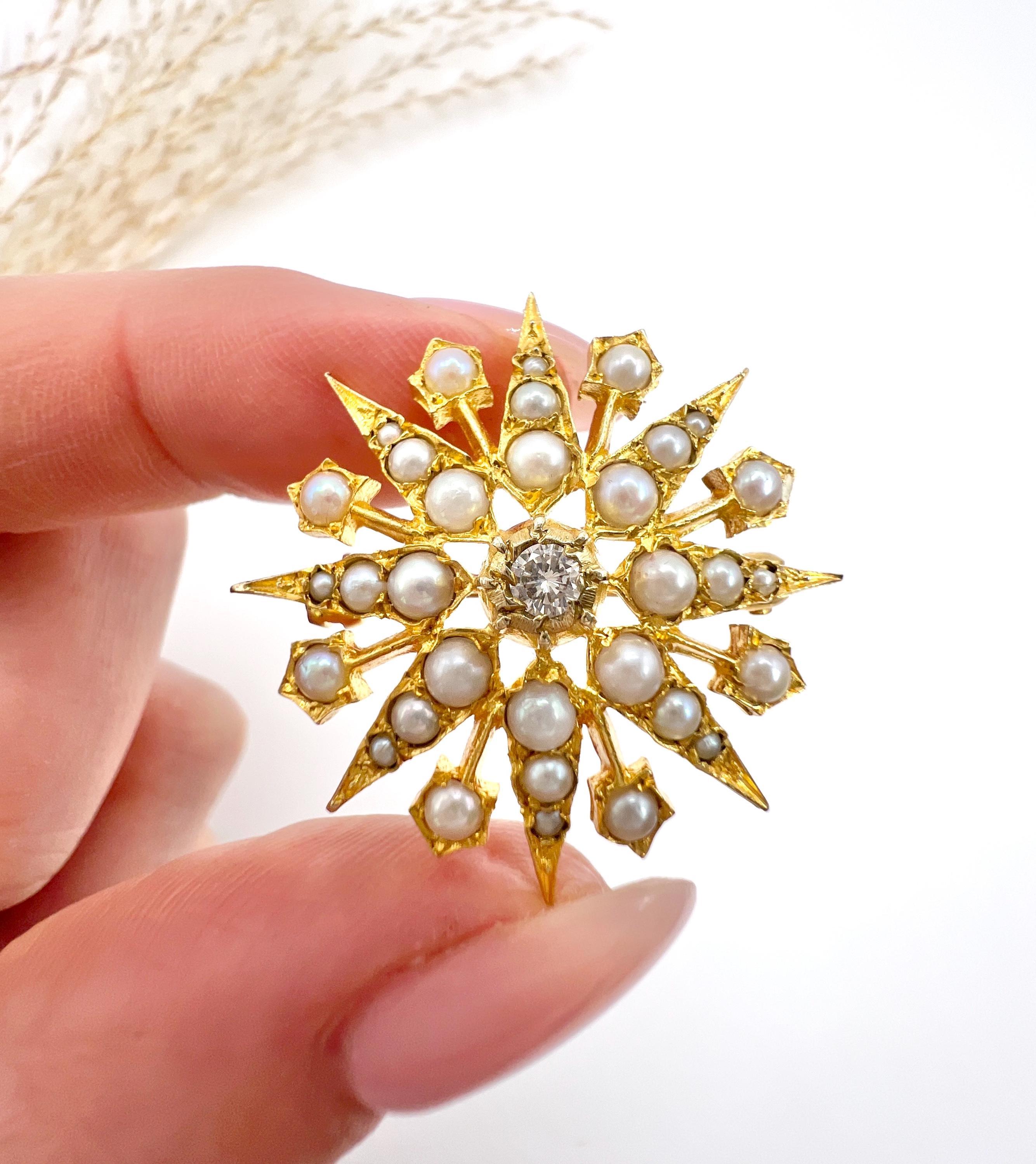 Vintage 9ct Gold Diamond & Seed Pearl Star Brooch/Pendant Hallmarked London 1965 For Sale 1