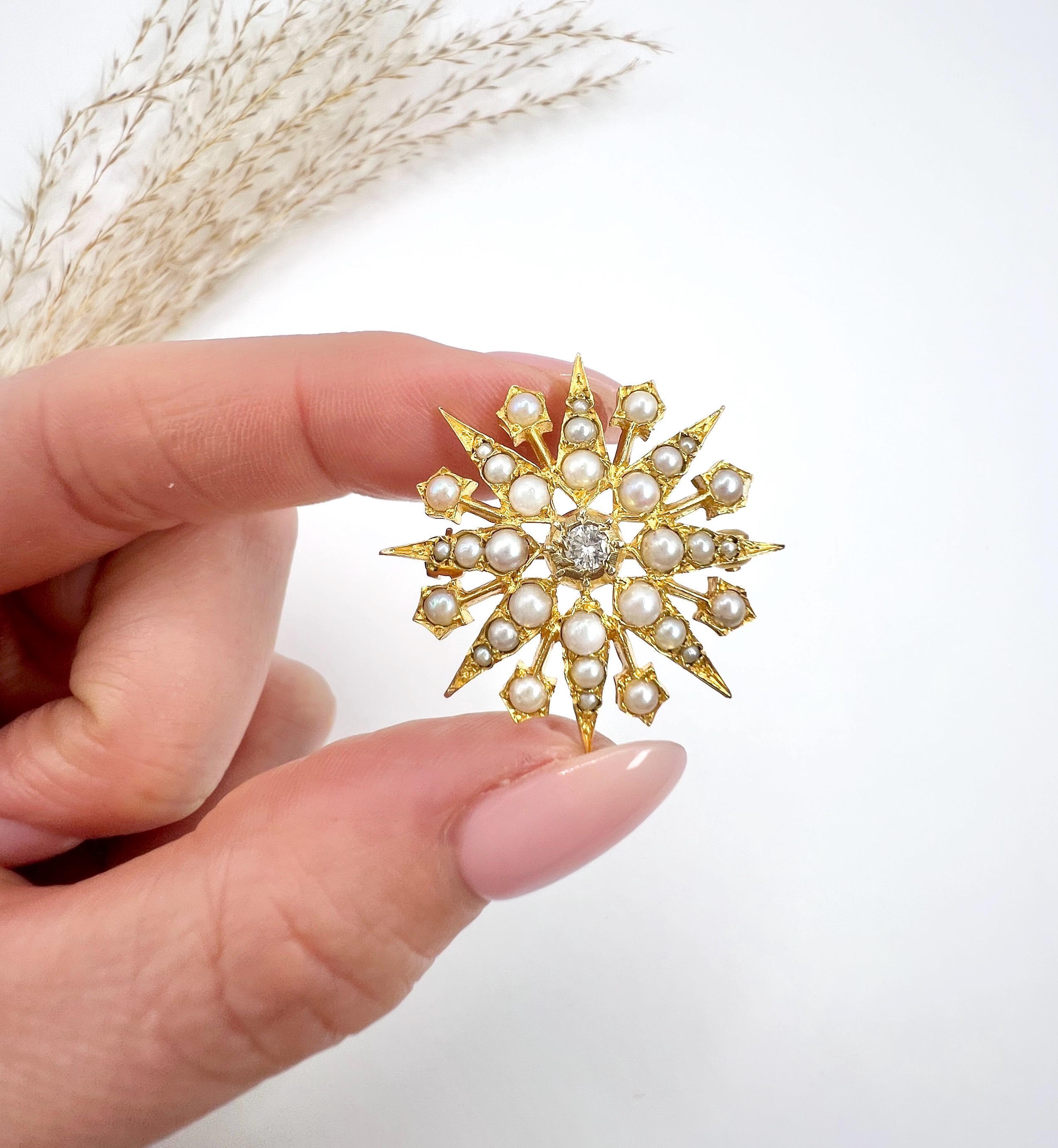 Vintage 9ct Gold Diamond & Seed Pearl Star Brooch/Pendant Hallmarked London 1965 For Sale 2