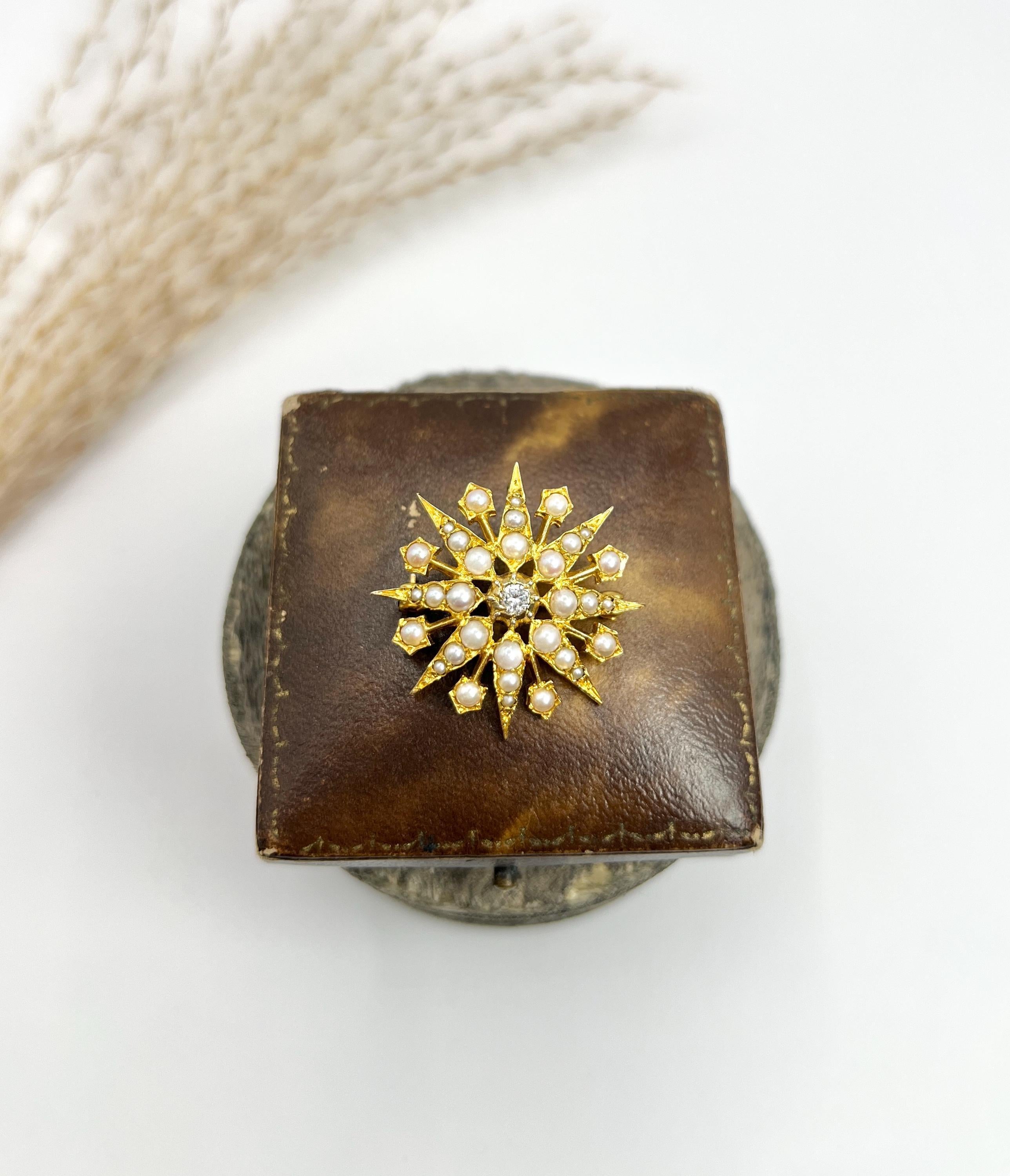 Vintage 9ct Gold Diamond & Seed Pearl Star Brooch/Pendant Hallmarked London 1965 For Sale 3