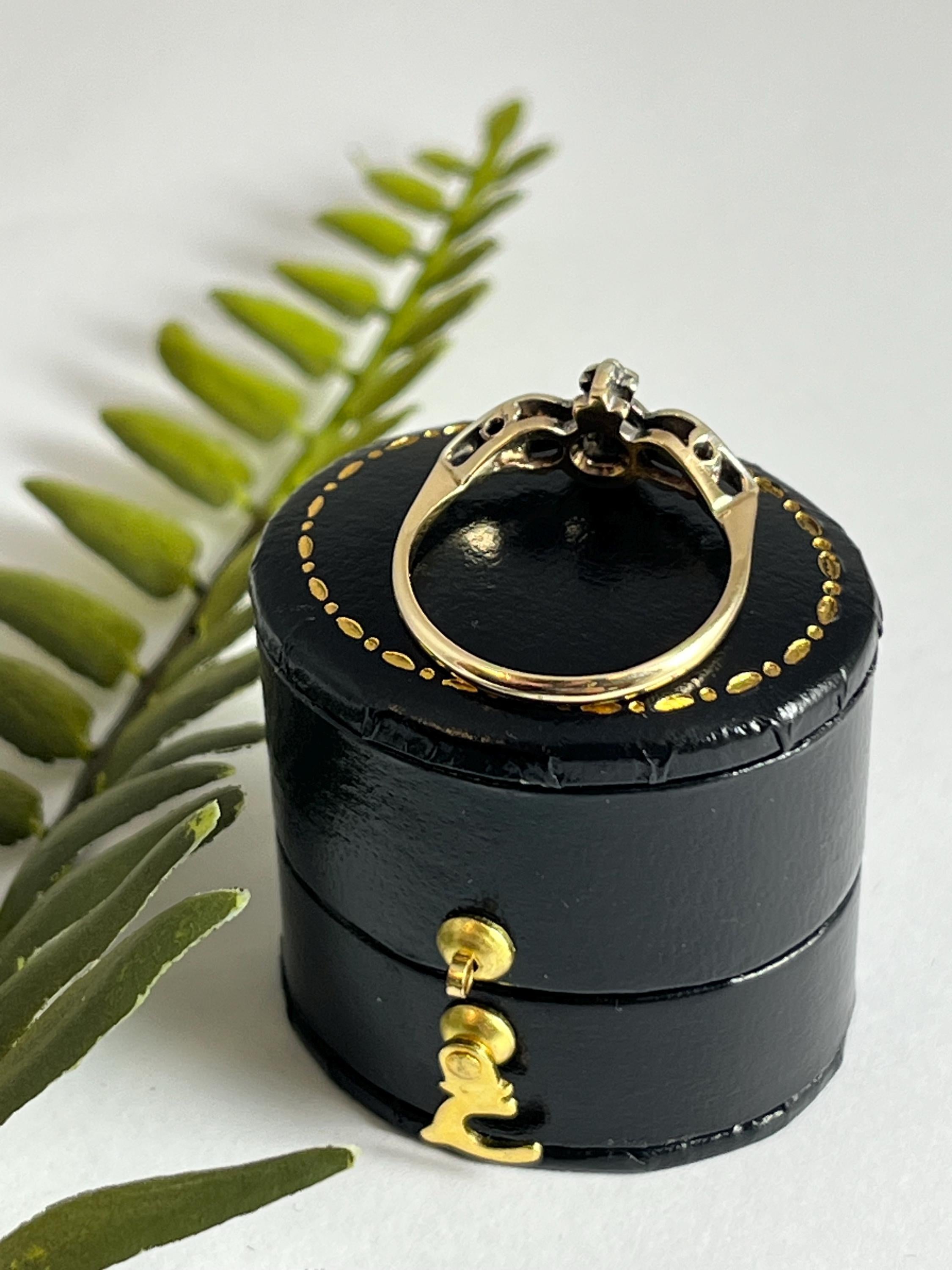 Vintage 9ct Gold, Emaille RAF und Diamant Ring, CIRCA 1940s im Angebot 4