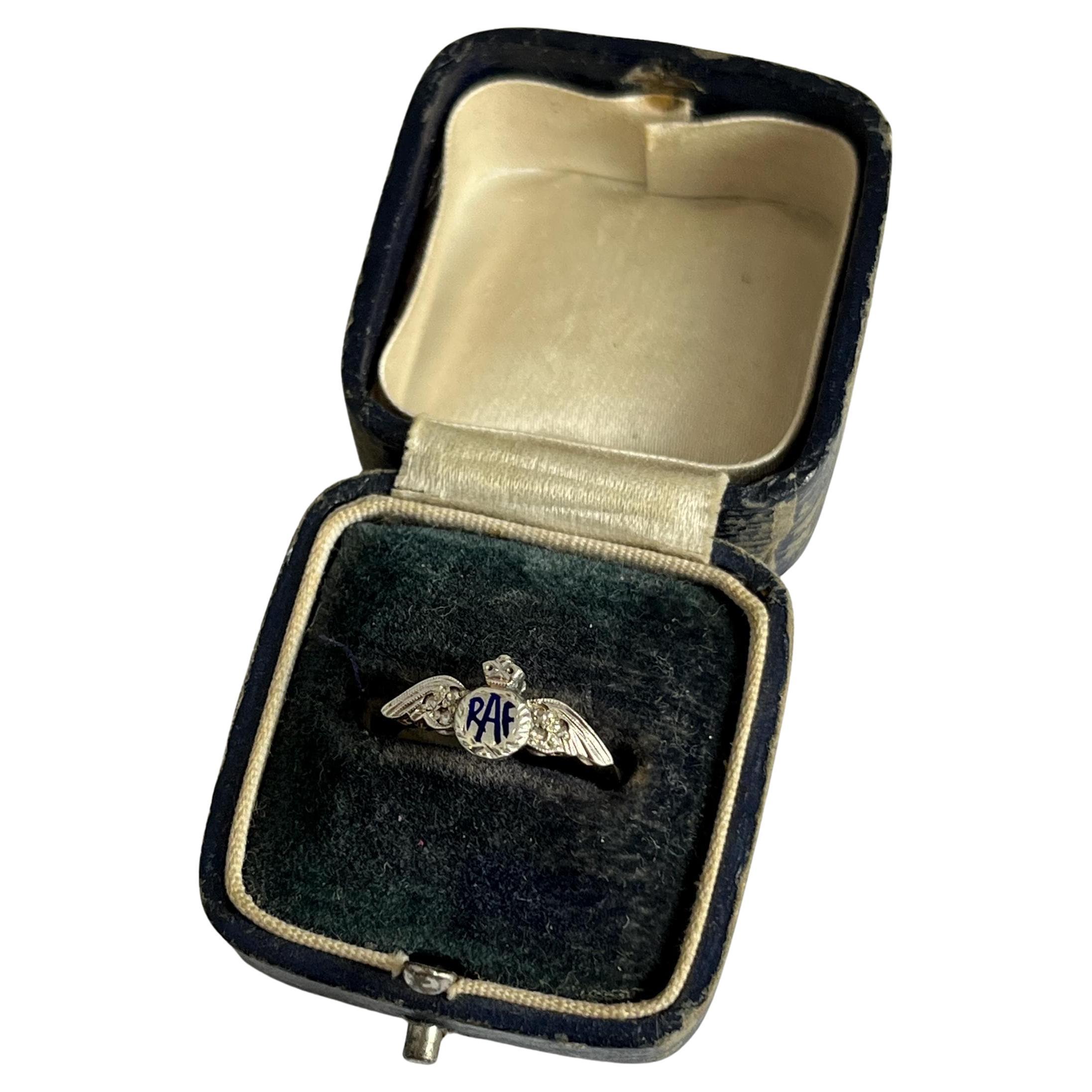 Vintage 9ct Gold, Emaille RAF und Diamant Ring, CIRCA 1940s im Angebot