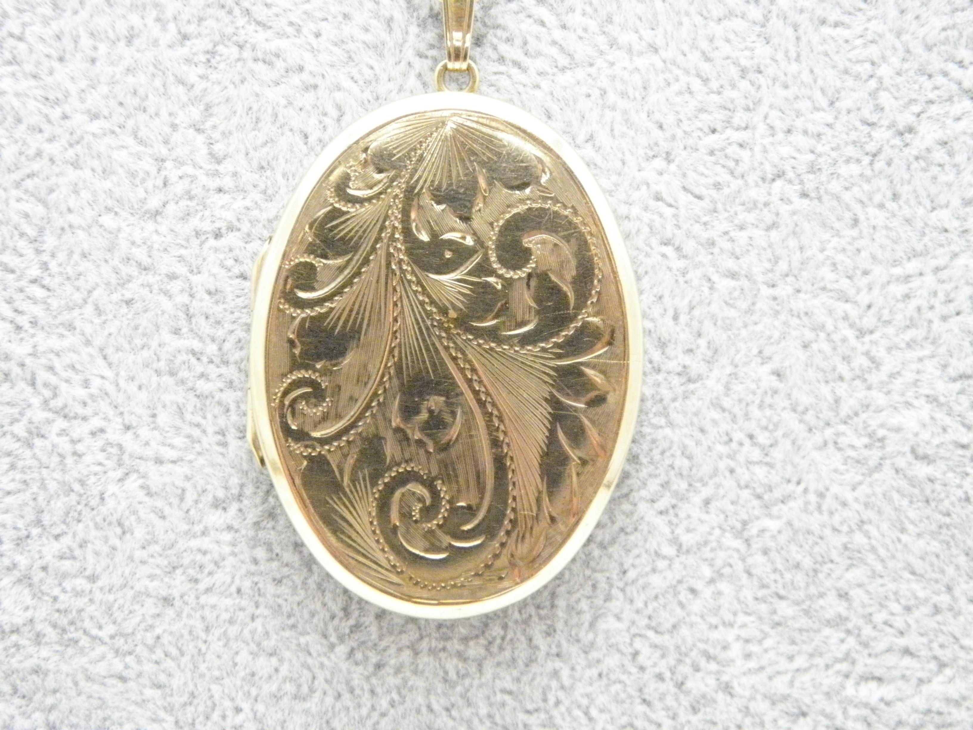 vintage 9ct gold locket