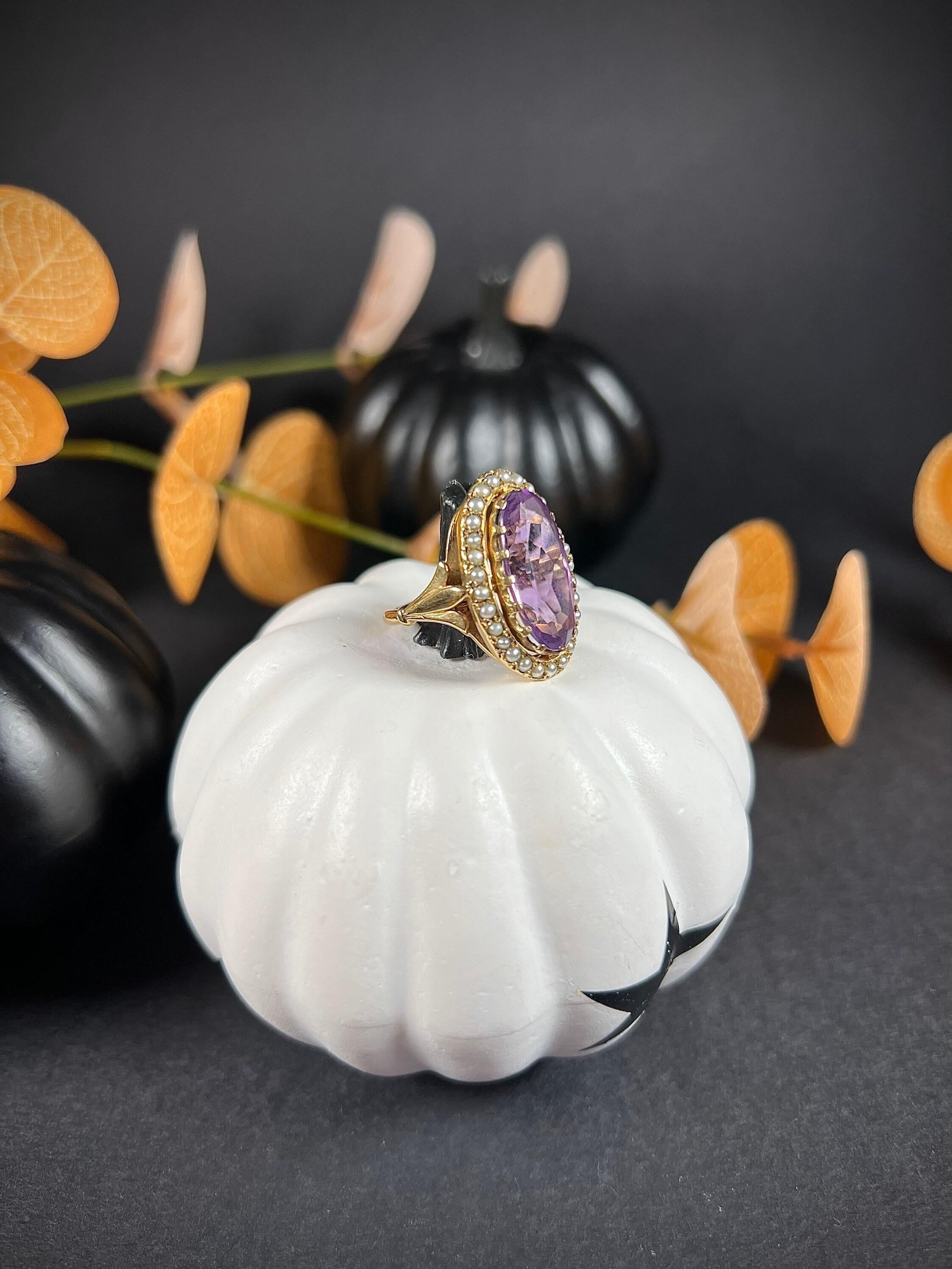 Women's or Men's Vintage 9ct Gold Faceted Amethyst & Seed Pearl Ring For Sale