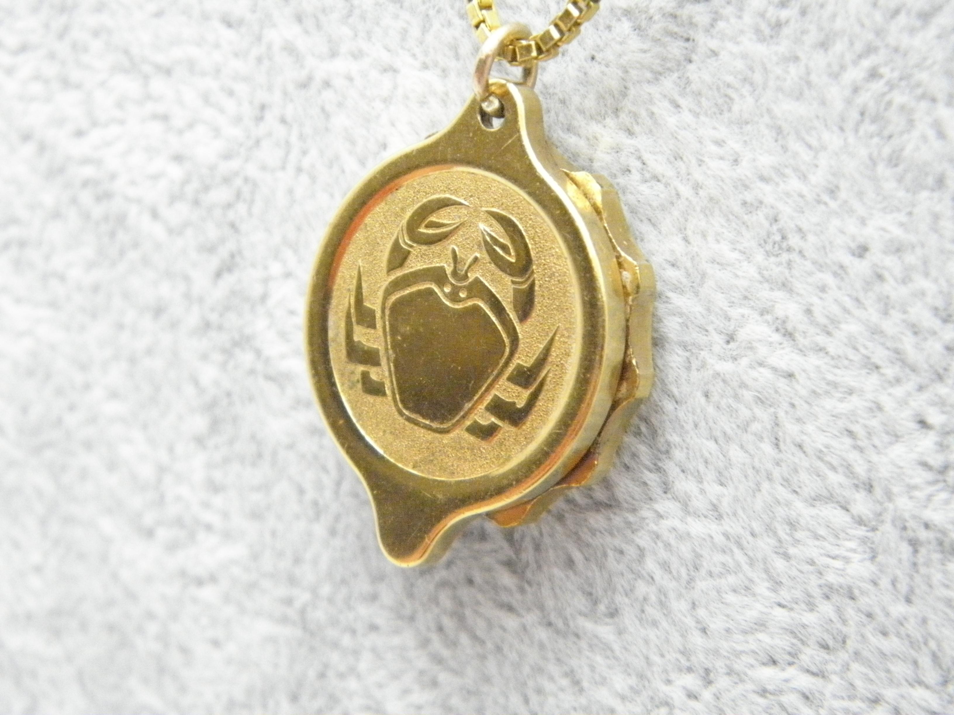 9ct gold rangers pendant