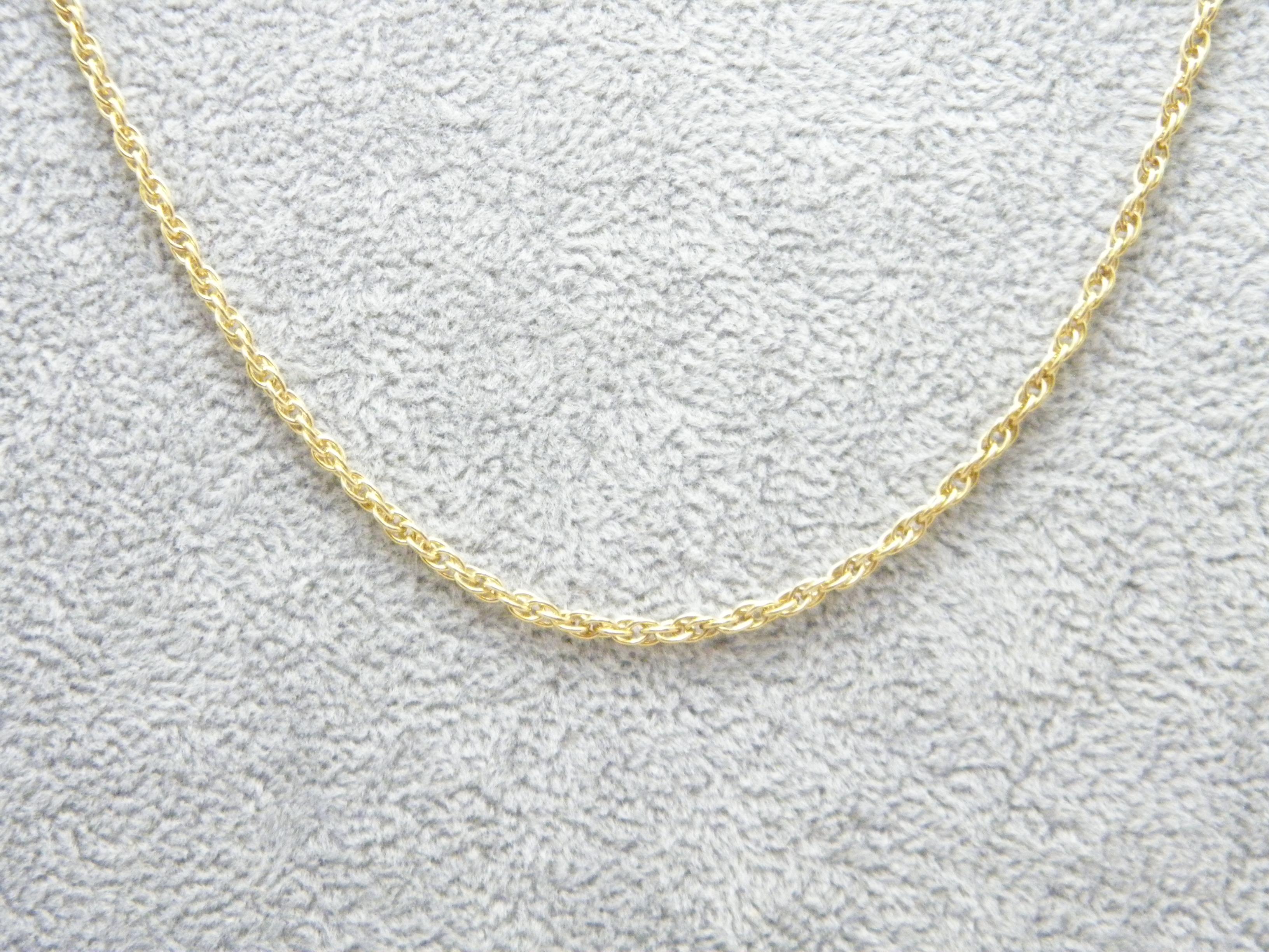 If you have landed on this page then you have an eye for beauty.

On offer is this gorgeous

VINTAGE 9CT GOLD 19 INCH PRINCE OF WALES ROPE NECKLACE

CHAIN DESCRIPTION
Style: Prince of Wales twist rope design.  Nice and sturdy so ideal on its own or