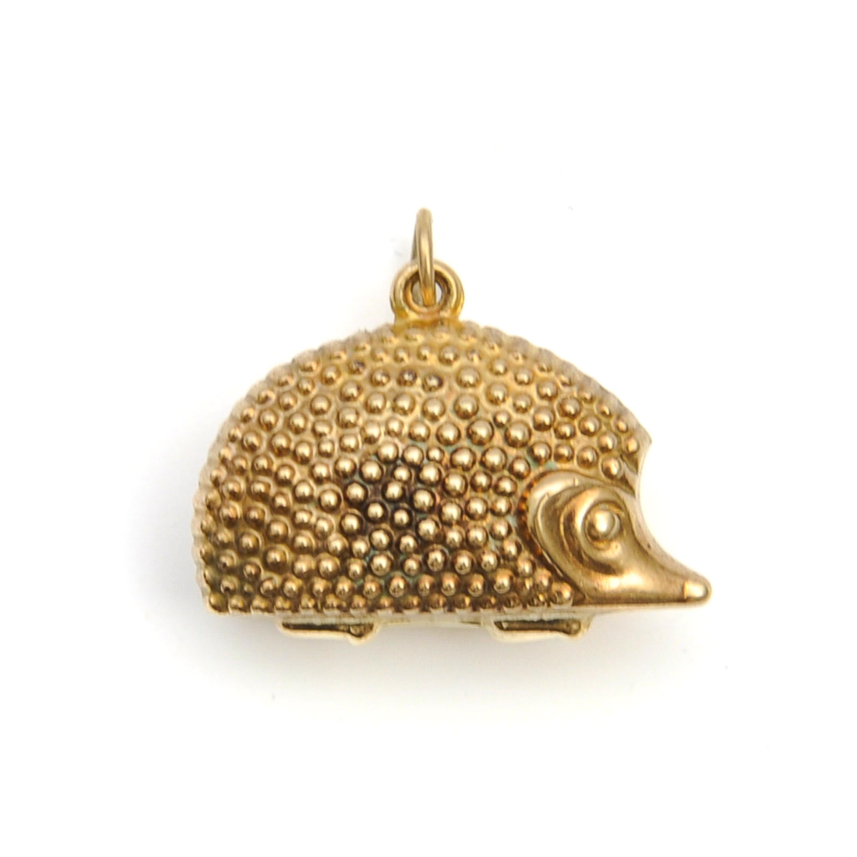 Vintage 9ct Gold Hedgehog Charm Pendant For Sale 1