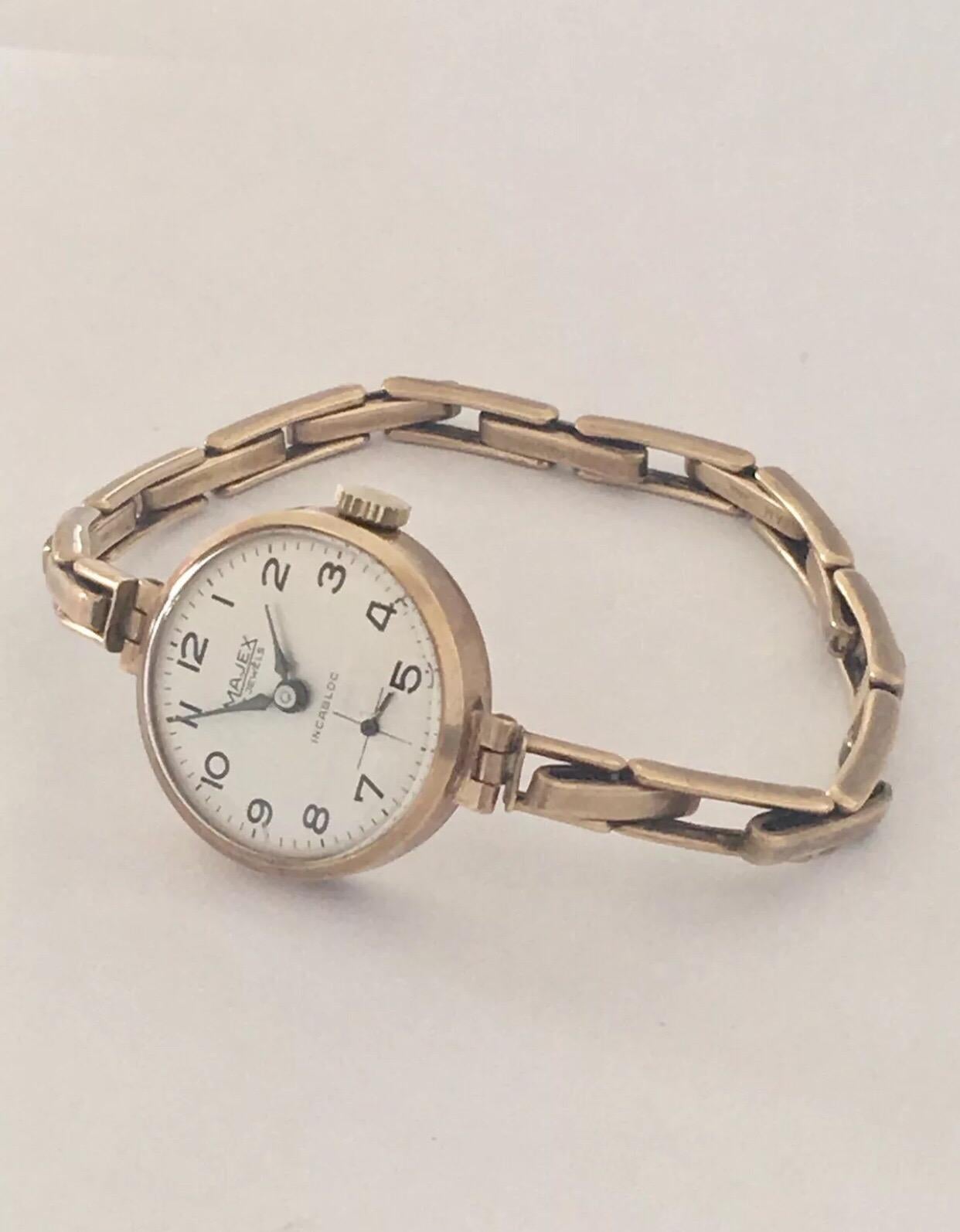9 Carat Gold Ladies Swiss Made Wristwatch on a 9 Carat Gold London Made Strap For Sale 4