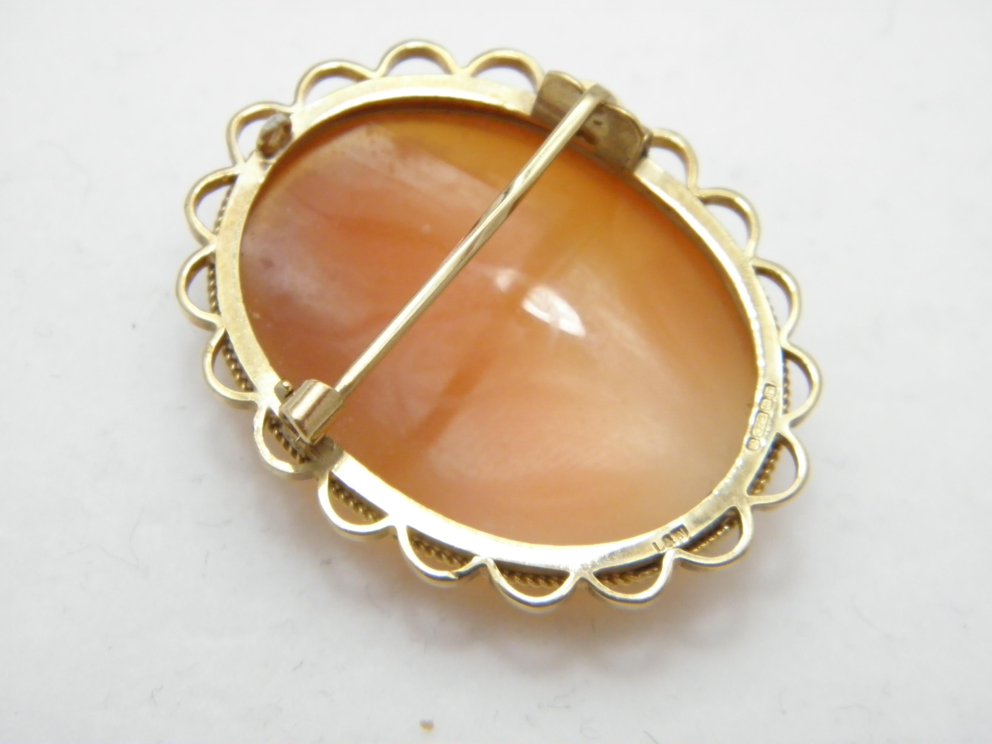 Vintage 9ct Gold Large Shell Cameo Brooch Pin c1946 Heavy 6.6g 375 Purity In Good Condition For Sale In Camelford, GB