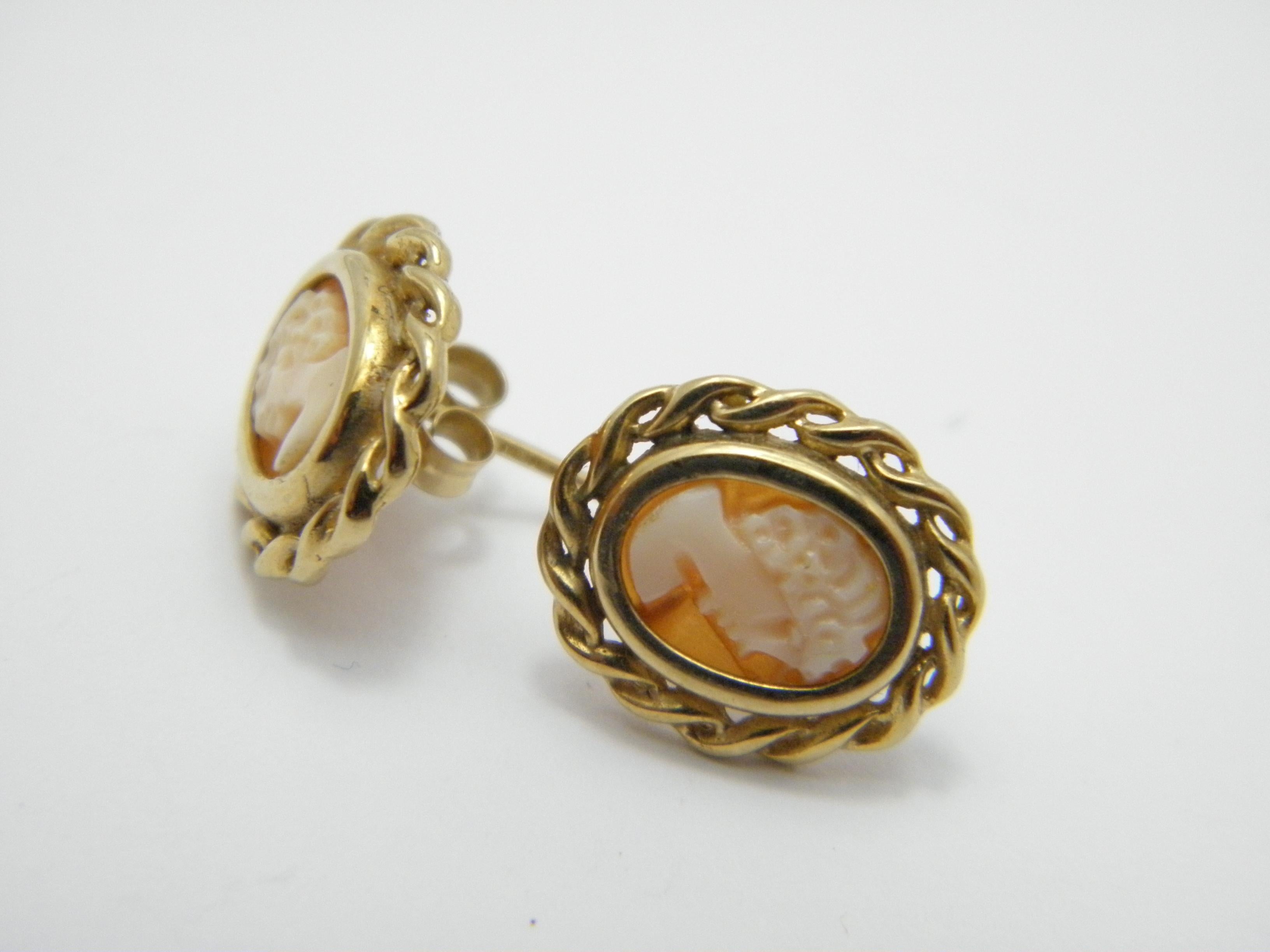 Vintage 9ct Gold Large Shell Cameo Stud Earrings 375 Purity VGC For Sale 1