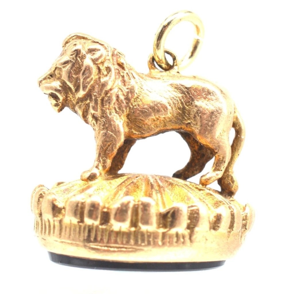 Vintage 9ct Gold Lion Seal w/ an Onyx Base For Sale