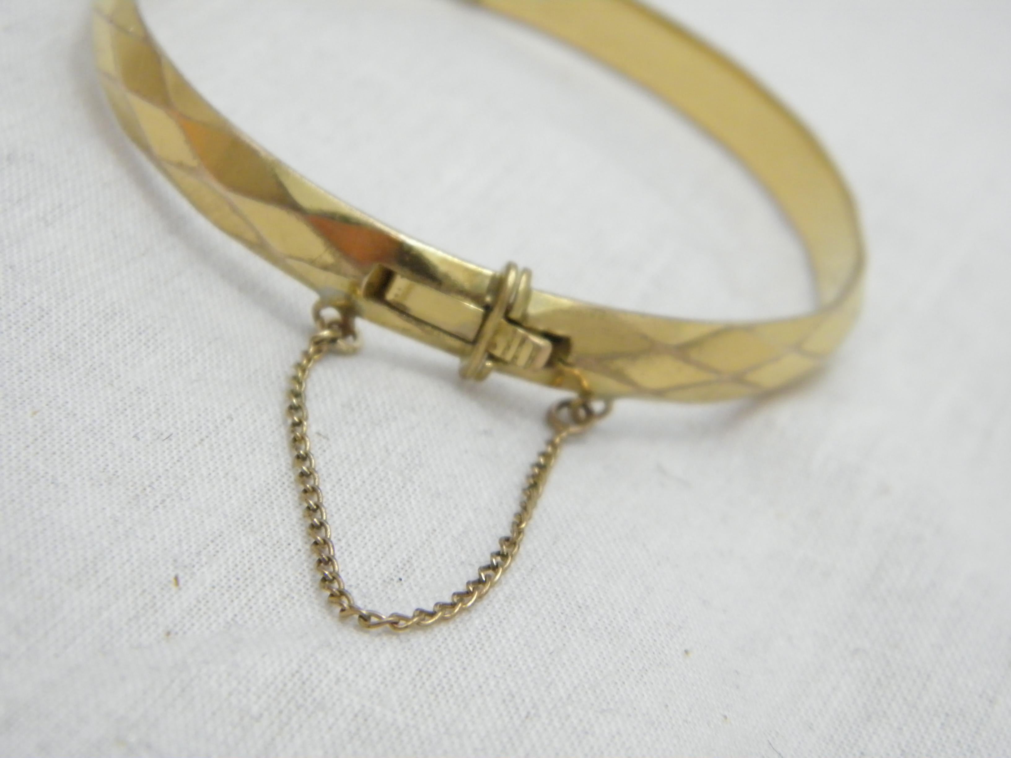 Vintage 9ct Gold 'Metal Cored' Diamond Cut Cuff Hinged Bracelet Bangle 375 For Sale 1