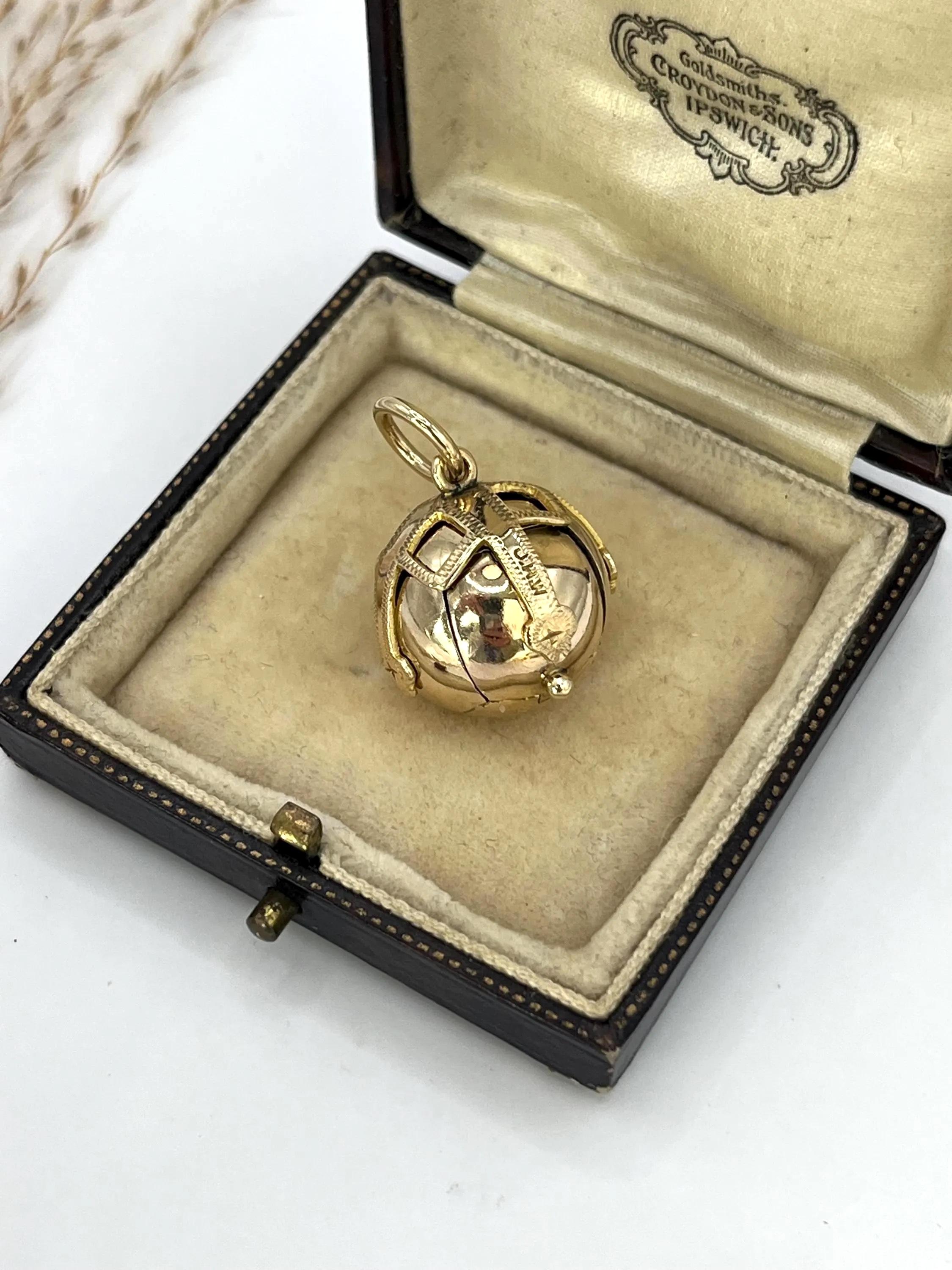 Fob d'epoca in oro 9ct e argento con sfera massonica, circa anni '70 in vendita 7