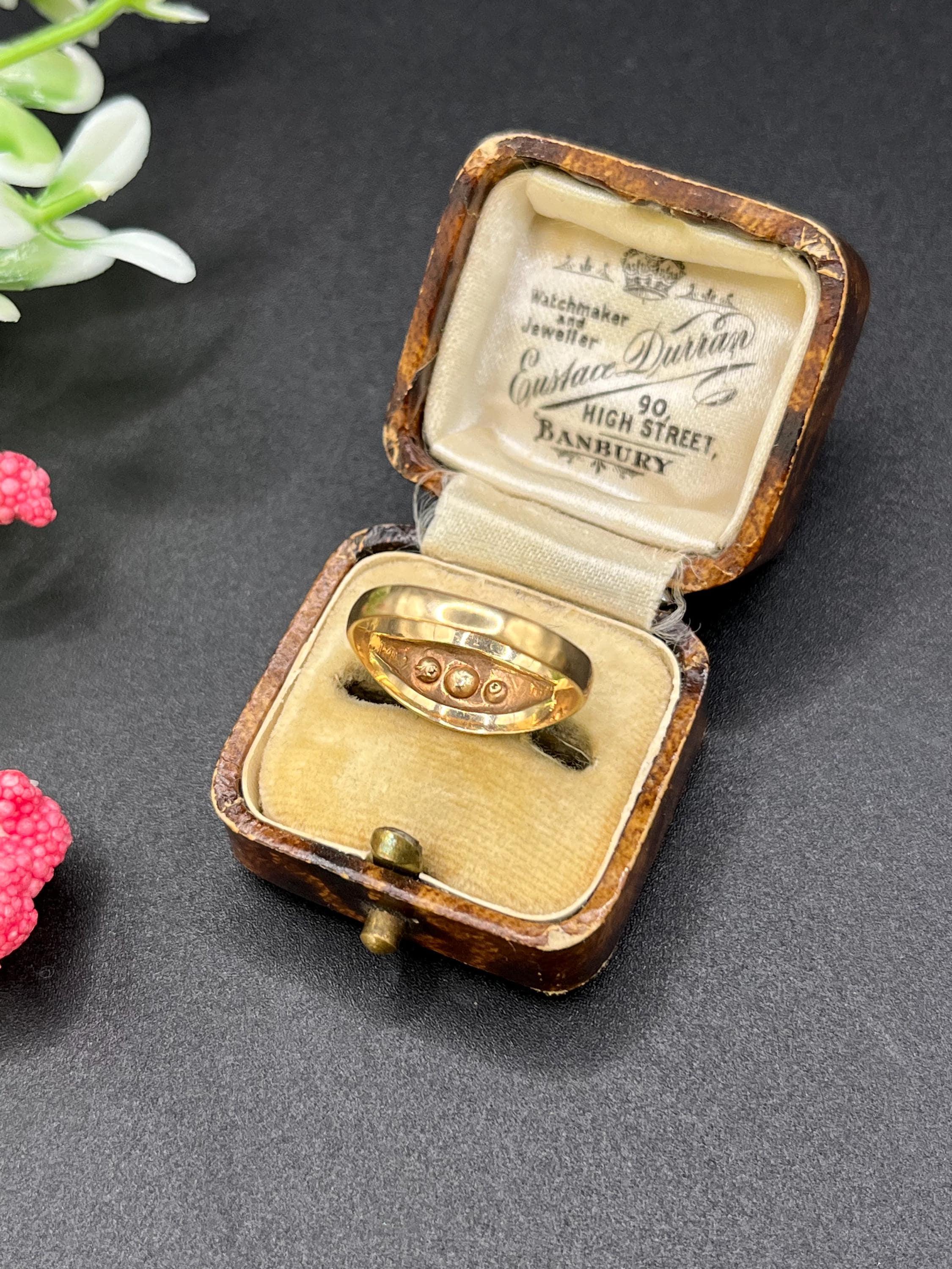 Bague vintage en or 9ct, opale et rubis, poinçonnée Birmingham 1987 Bon état - En vente à Brighton, GB