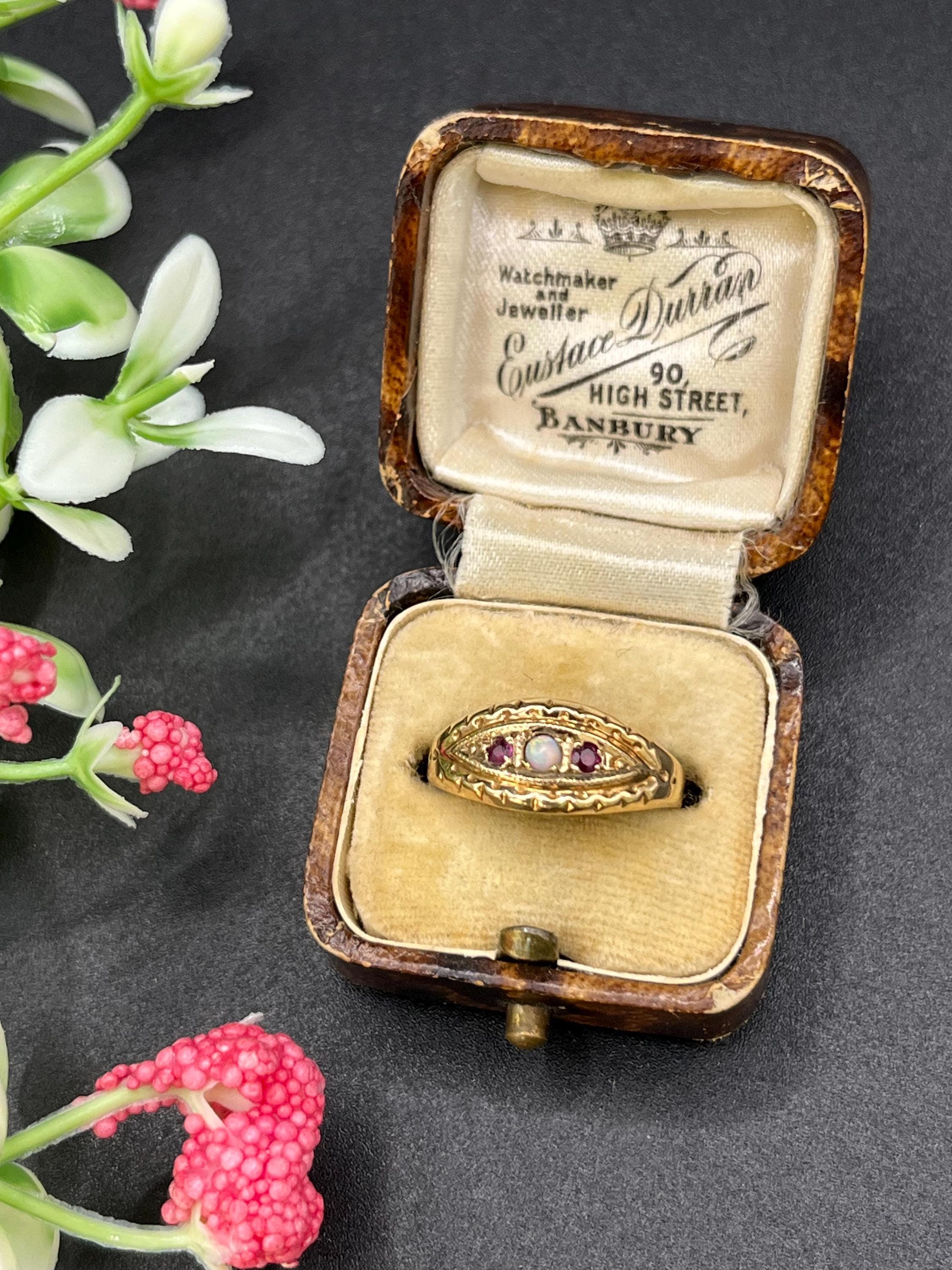 Bague vintage en or 9ct, opale et rubis, poinçonnée Birmingham 1987 Unisexe en vente