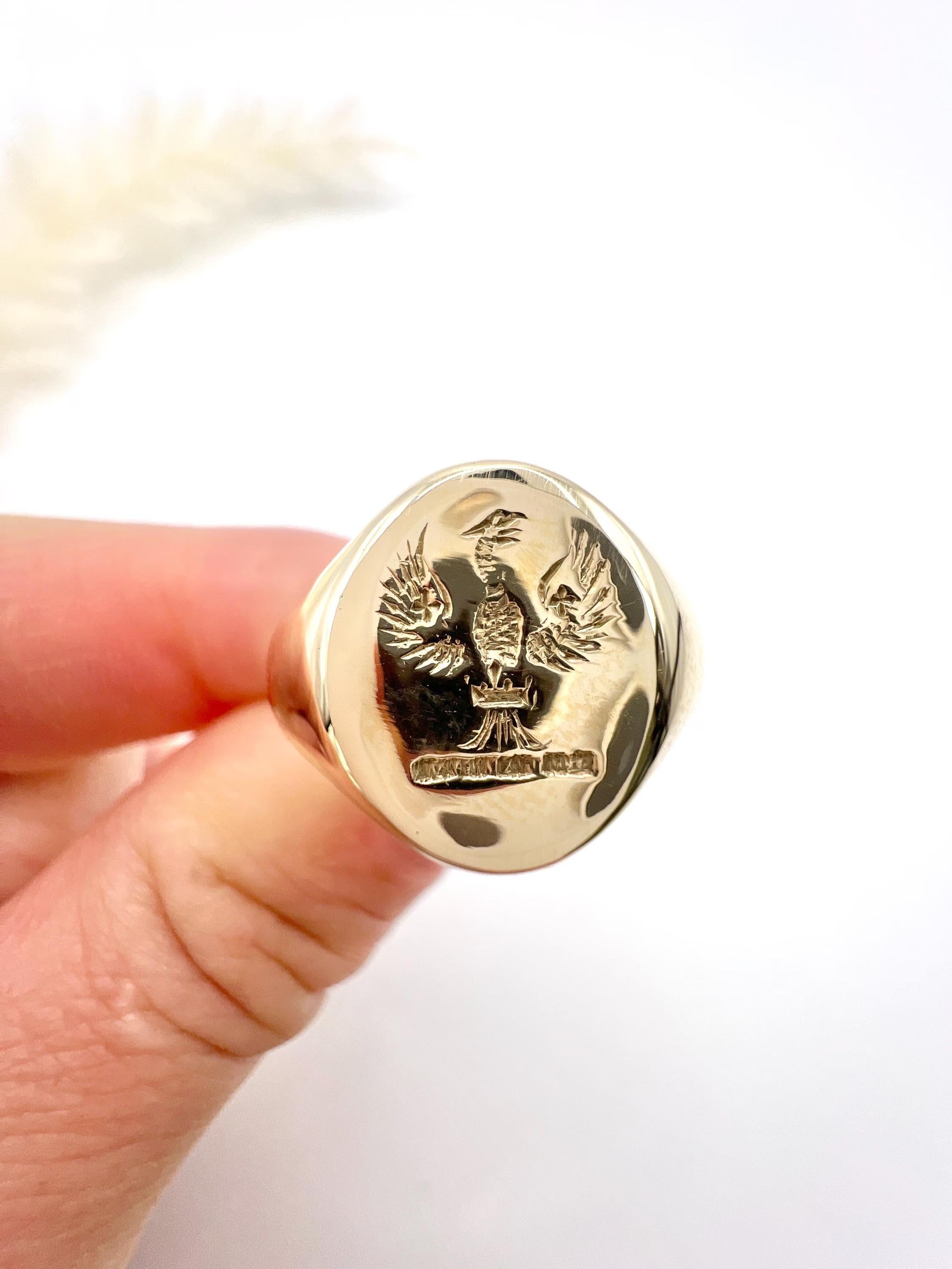da uomo o donna Anello con sigillo a forma di aquila ovale in oro 9 ct d'epoca, con marchio di garanzia Londra 1974 in vendita