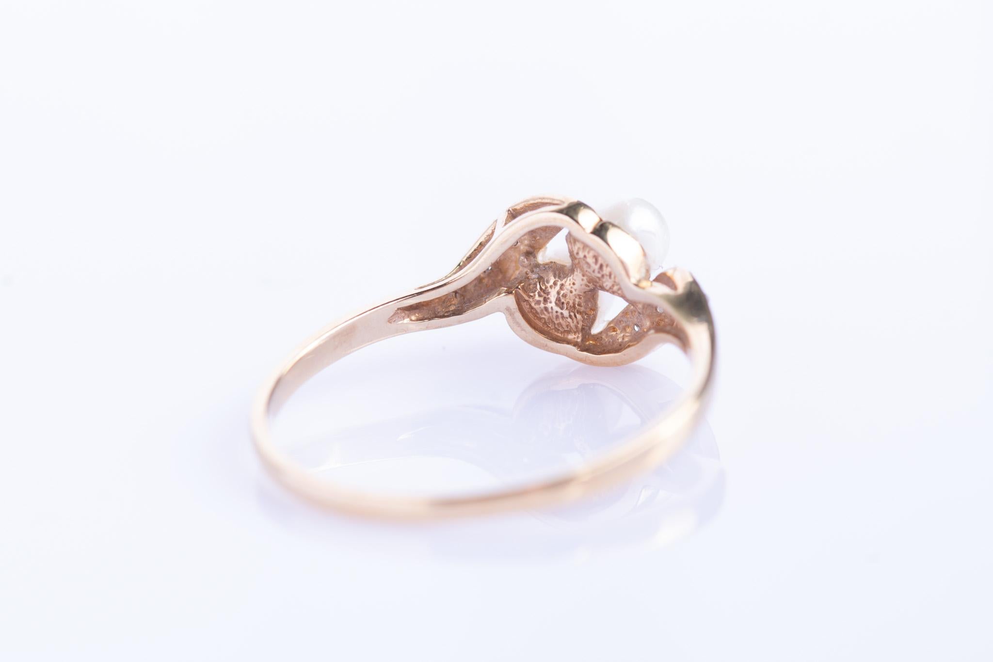 Women's Vintage 9ct Gold Pearl & Diamond Crossover Ring For Sale