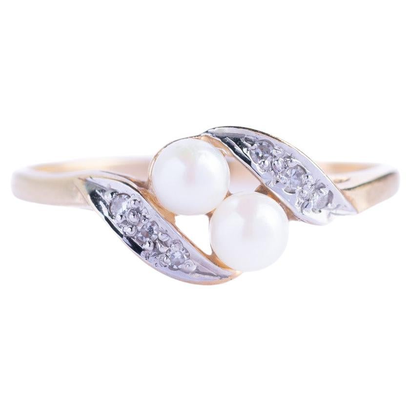 Vintage 9ct Gold Pearl & Diamond Crossover Ring For Sale