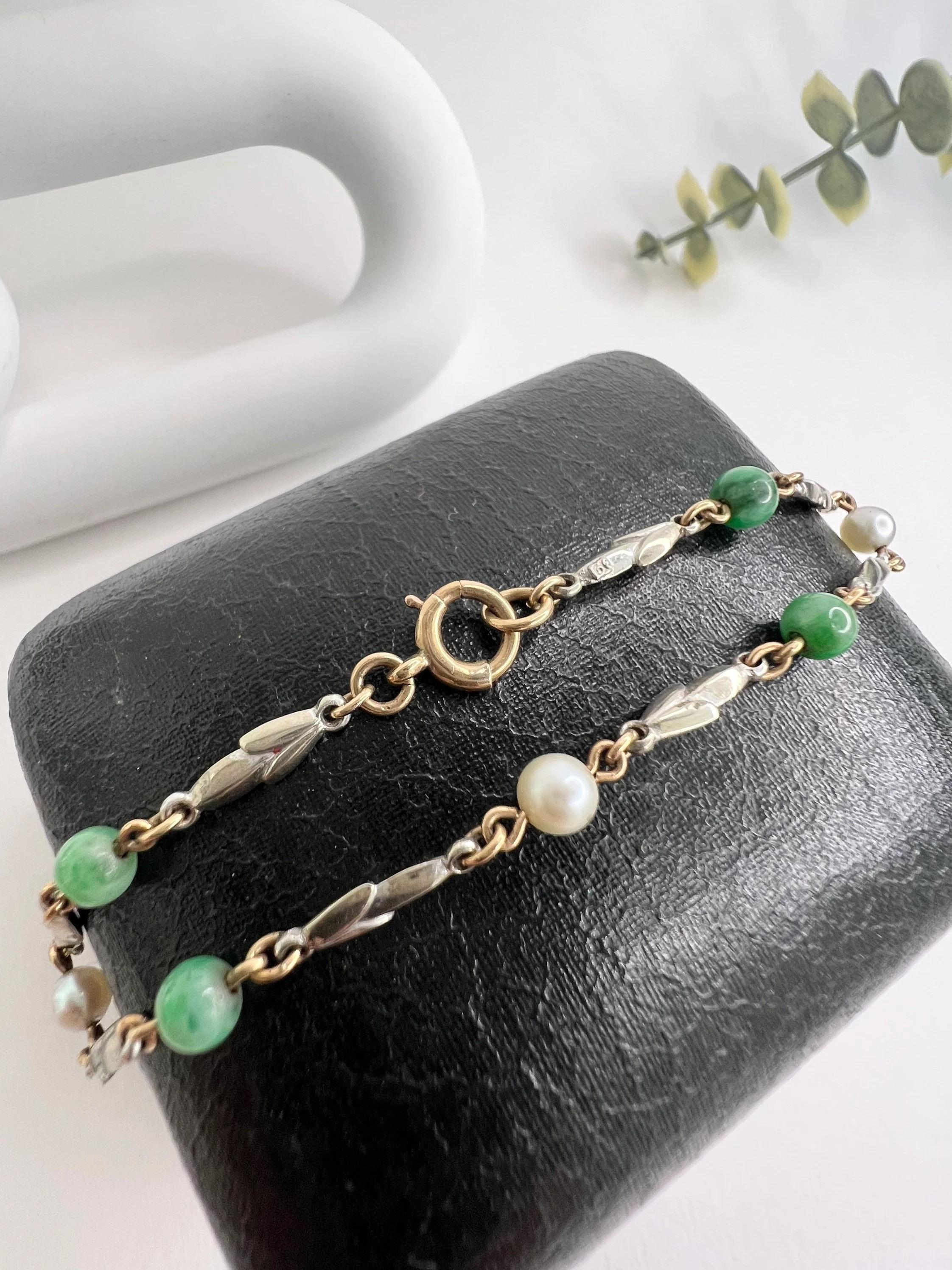 Women's or Men's Vintage 9ct Gold, Pearl & Jadeite Bracelet For Sale