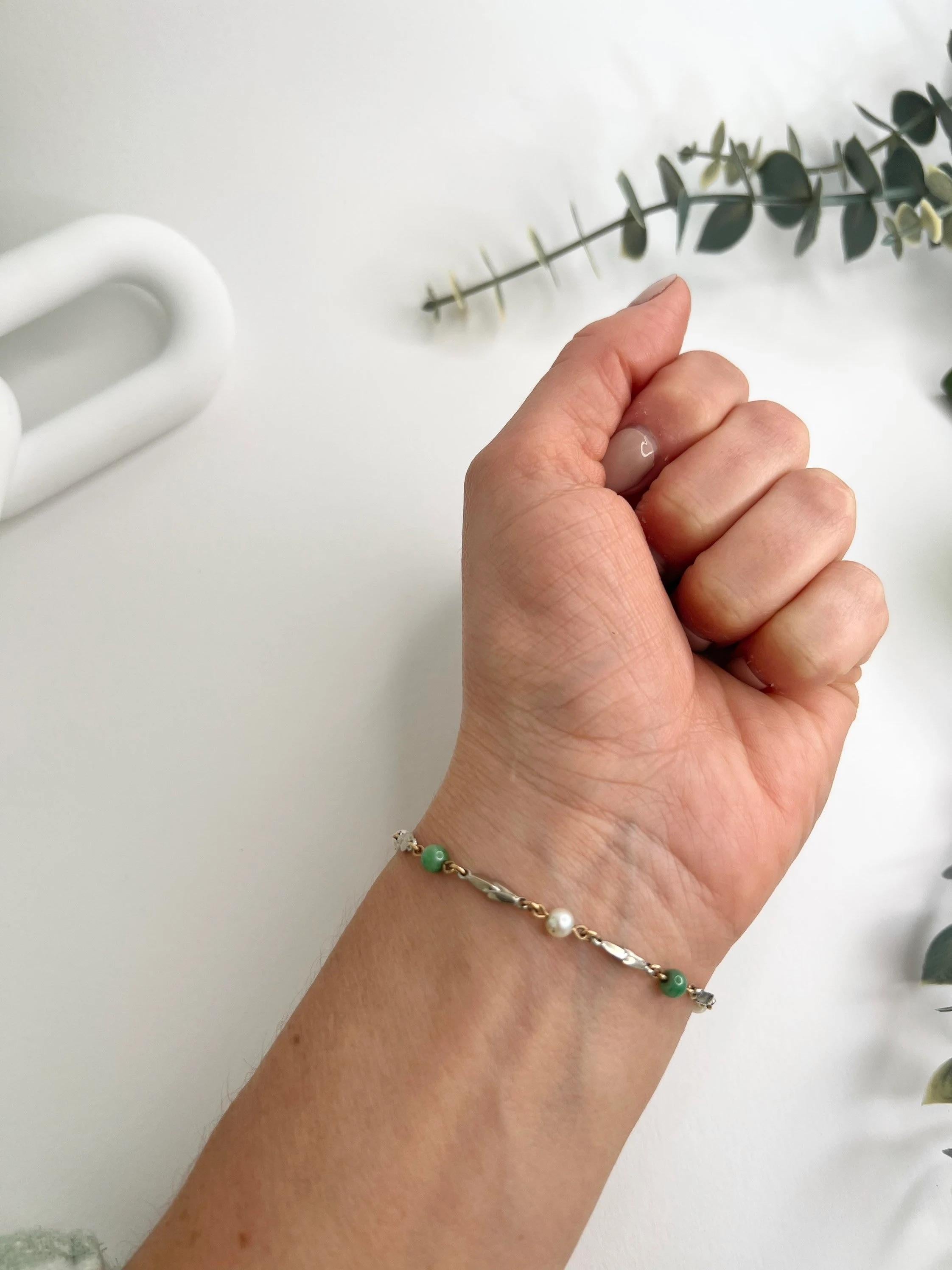 Bracelet vintage en or 9ct, perles et jadéite en vente 1