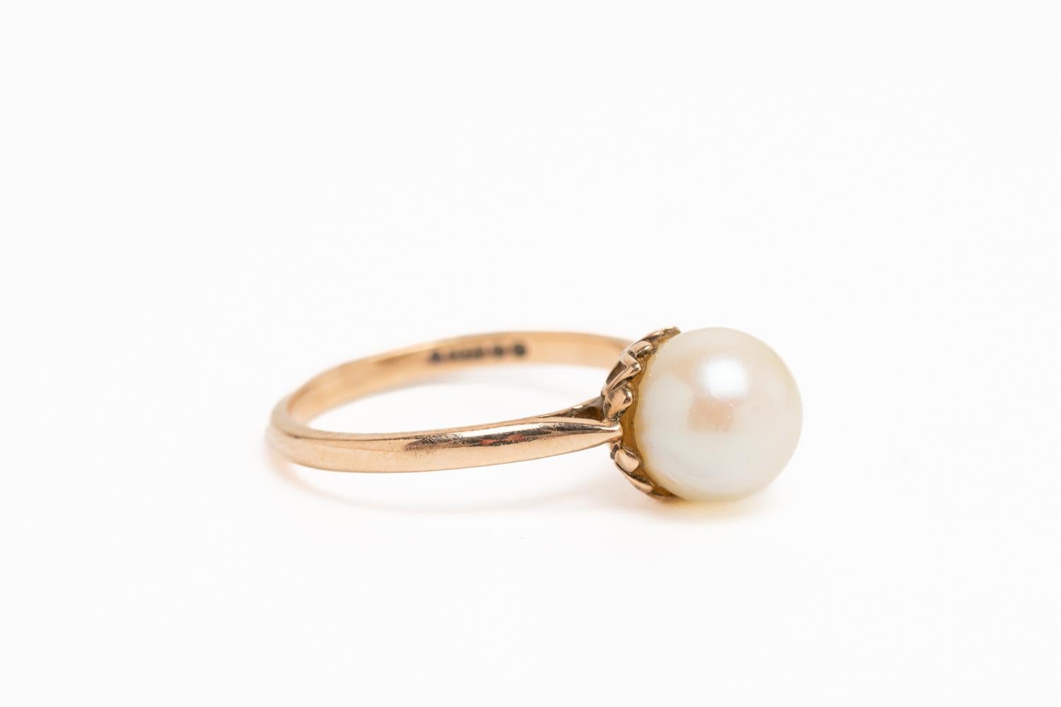 Women's Vintage 9ct Gold Pearl Ring For Sale