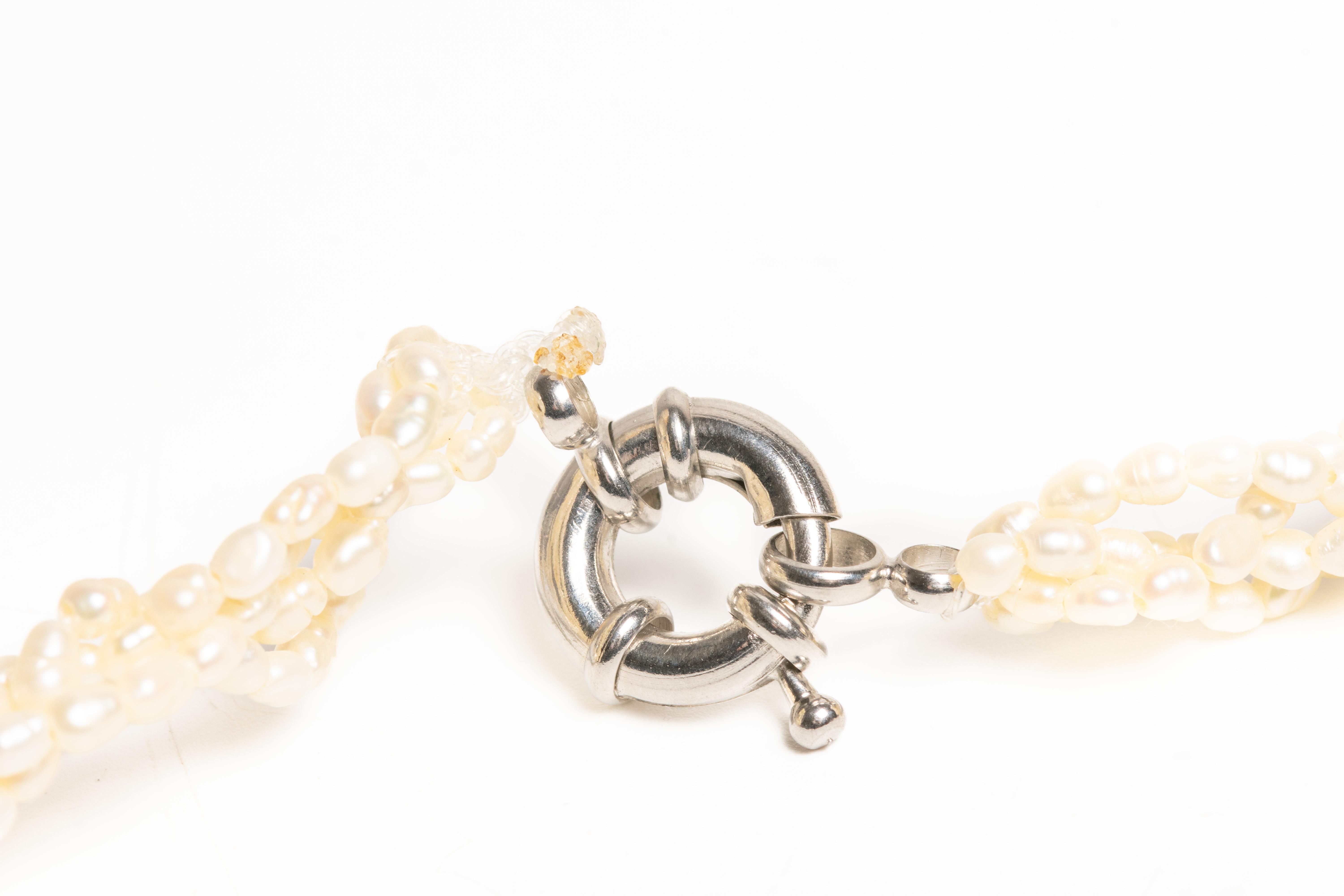 A 9ct Gold Sapphire and Diamond Snake Pearl Necklace In Good Condition For Sale In Portland, England