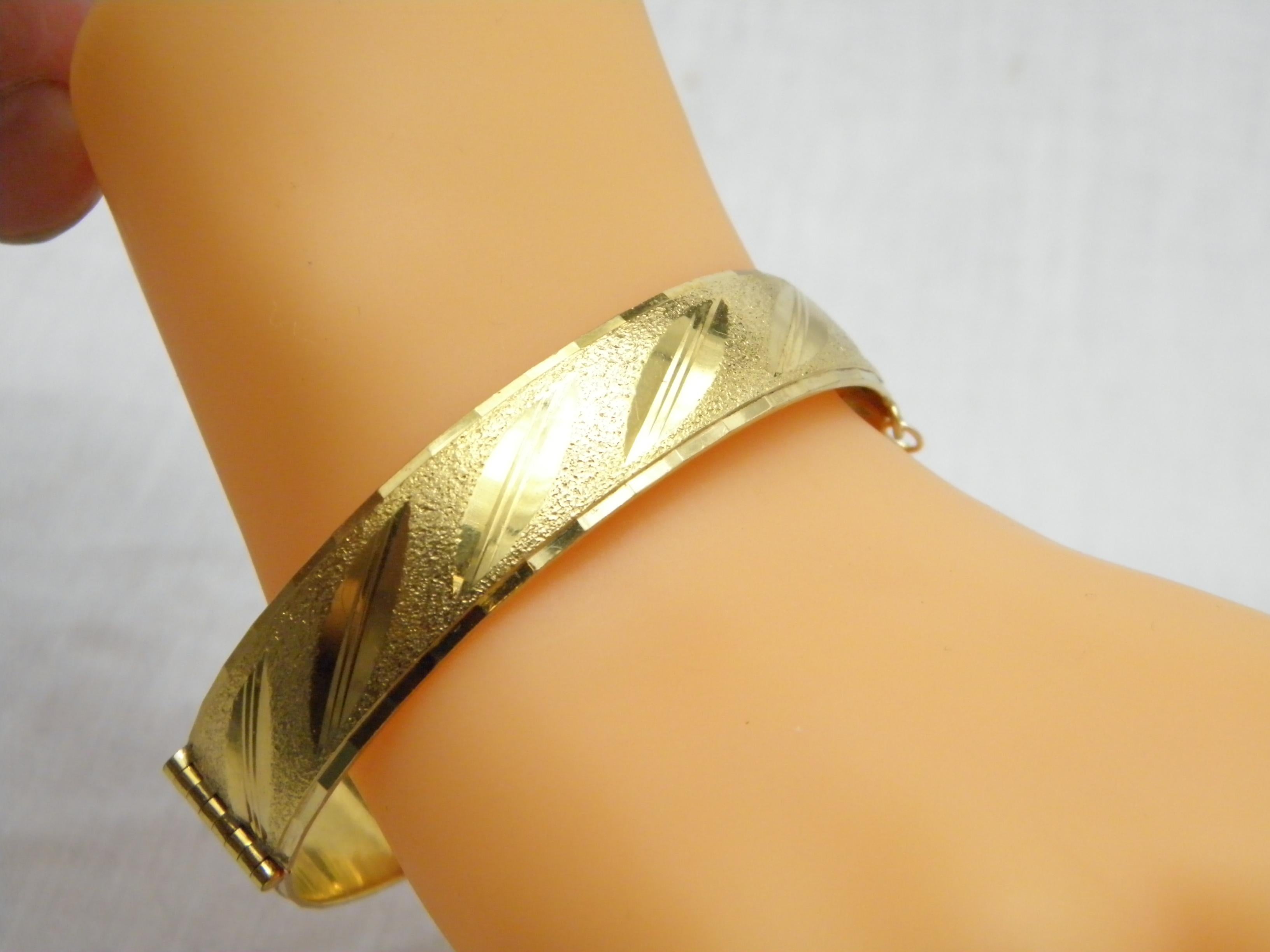 Vintage 9ct Gold 'Rolled' Diamond Cut Cuff Hinged Bracelet Bangle 375 Purity For Sale 2