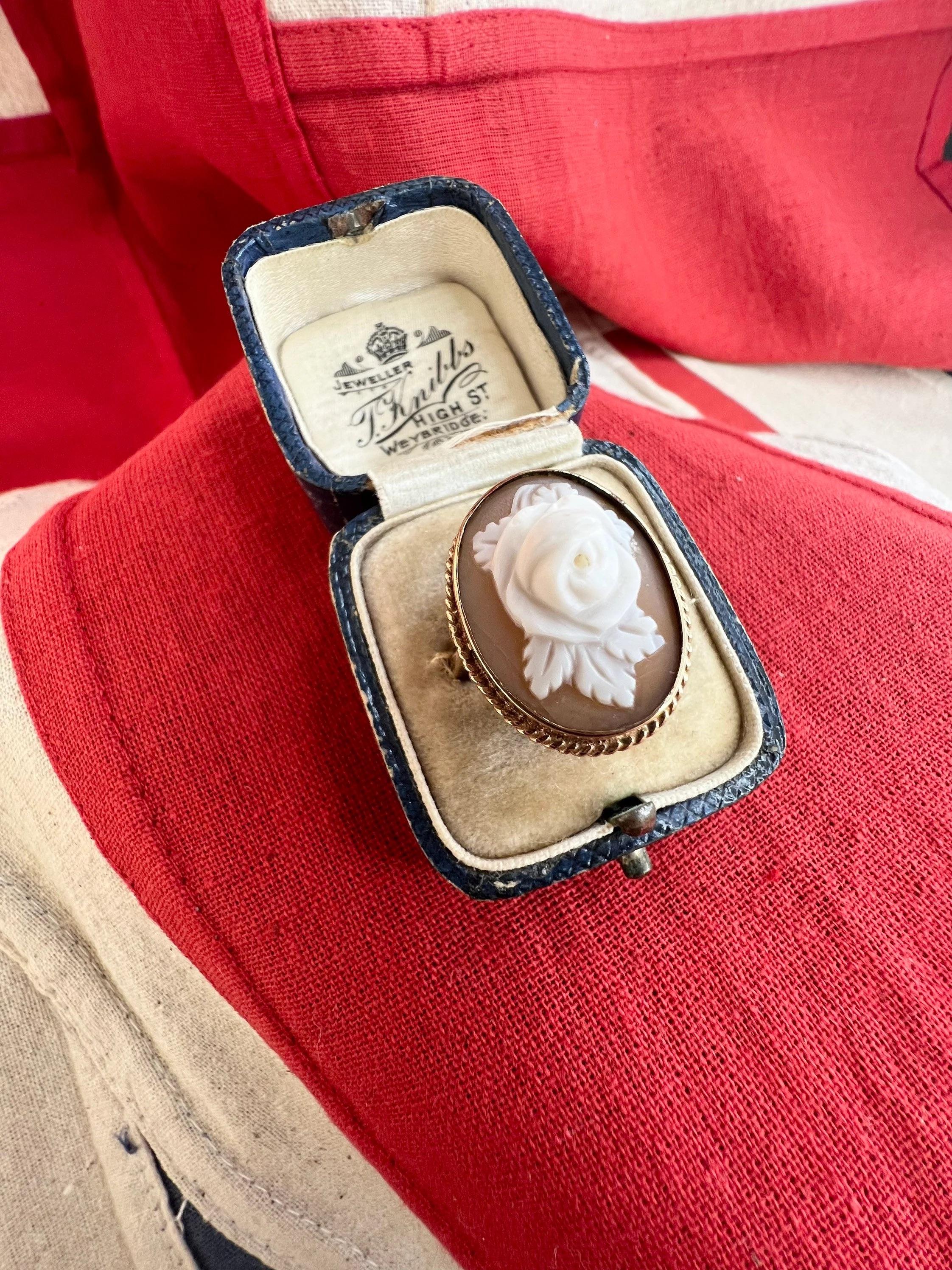 Vintage 9ct Gold Rose Shell Cameo Ring For Sale 3