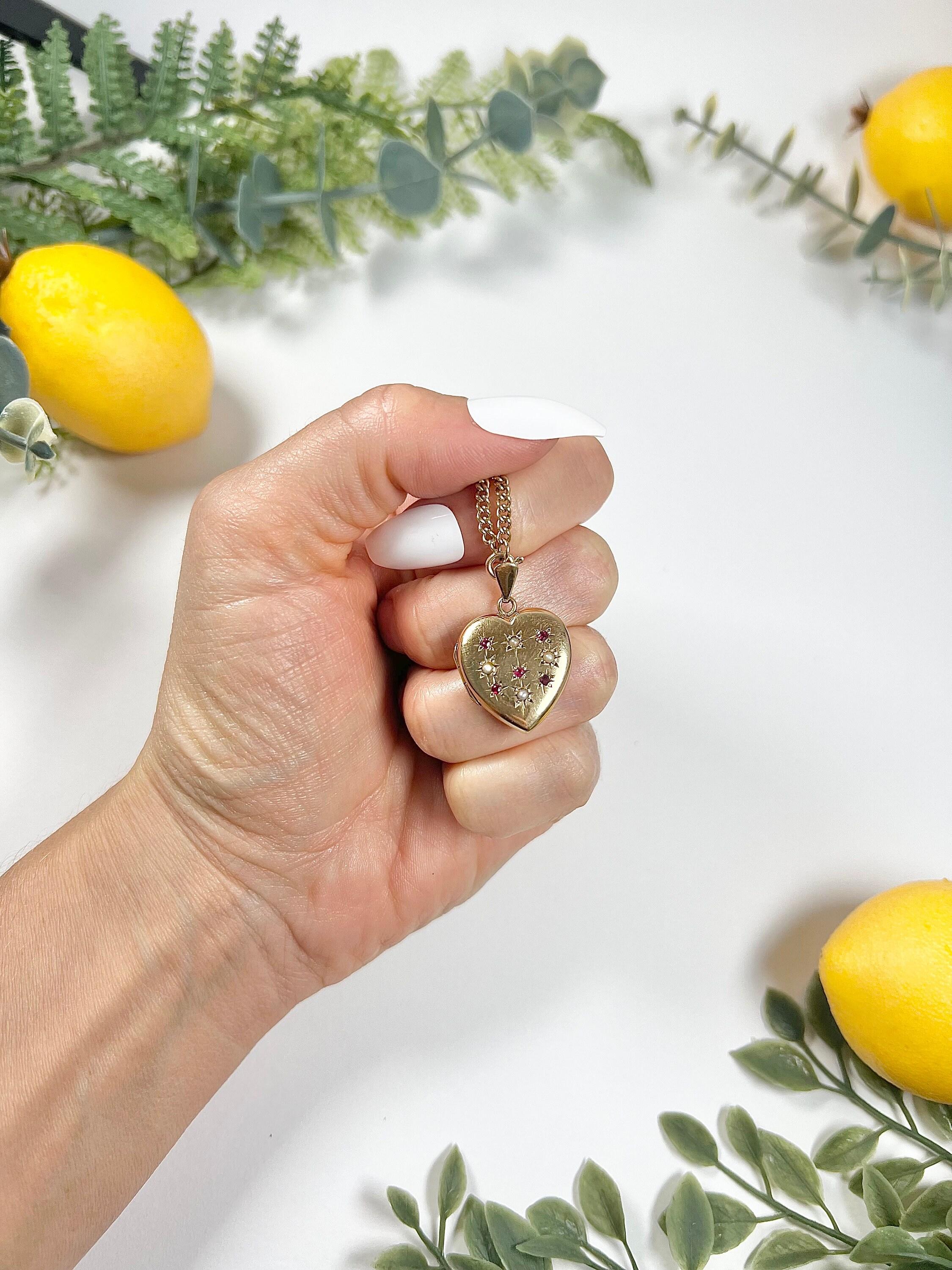 Médaillon vintage en or 9ct avec rubis et perles en vente 4