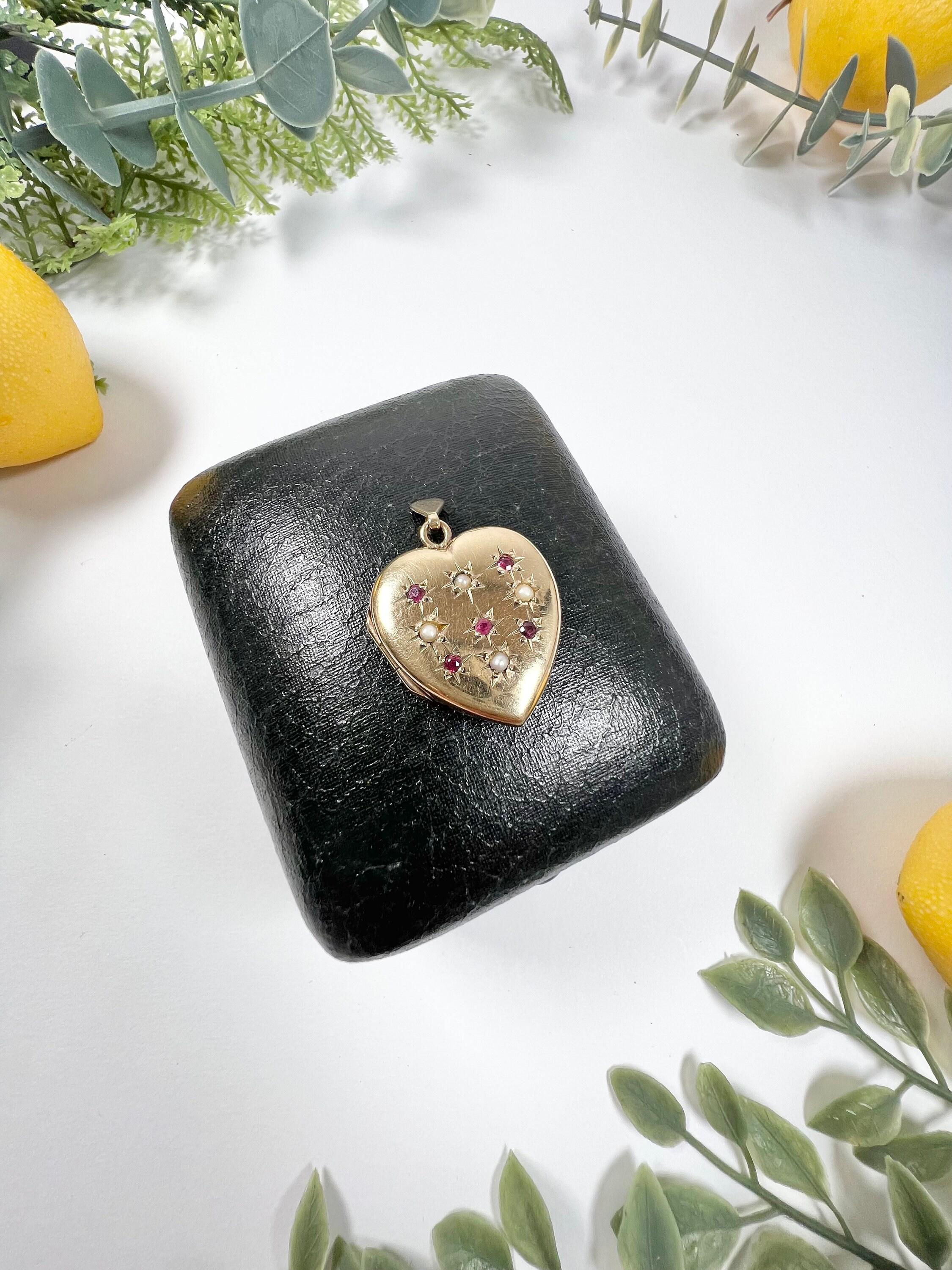 Médaillon vintage en or 9ct avec rubis et perles en vente 1