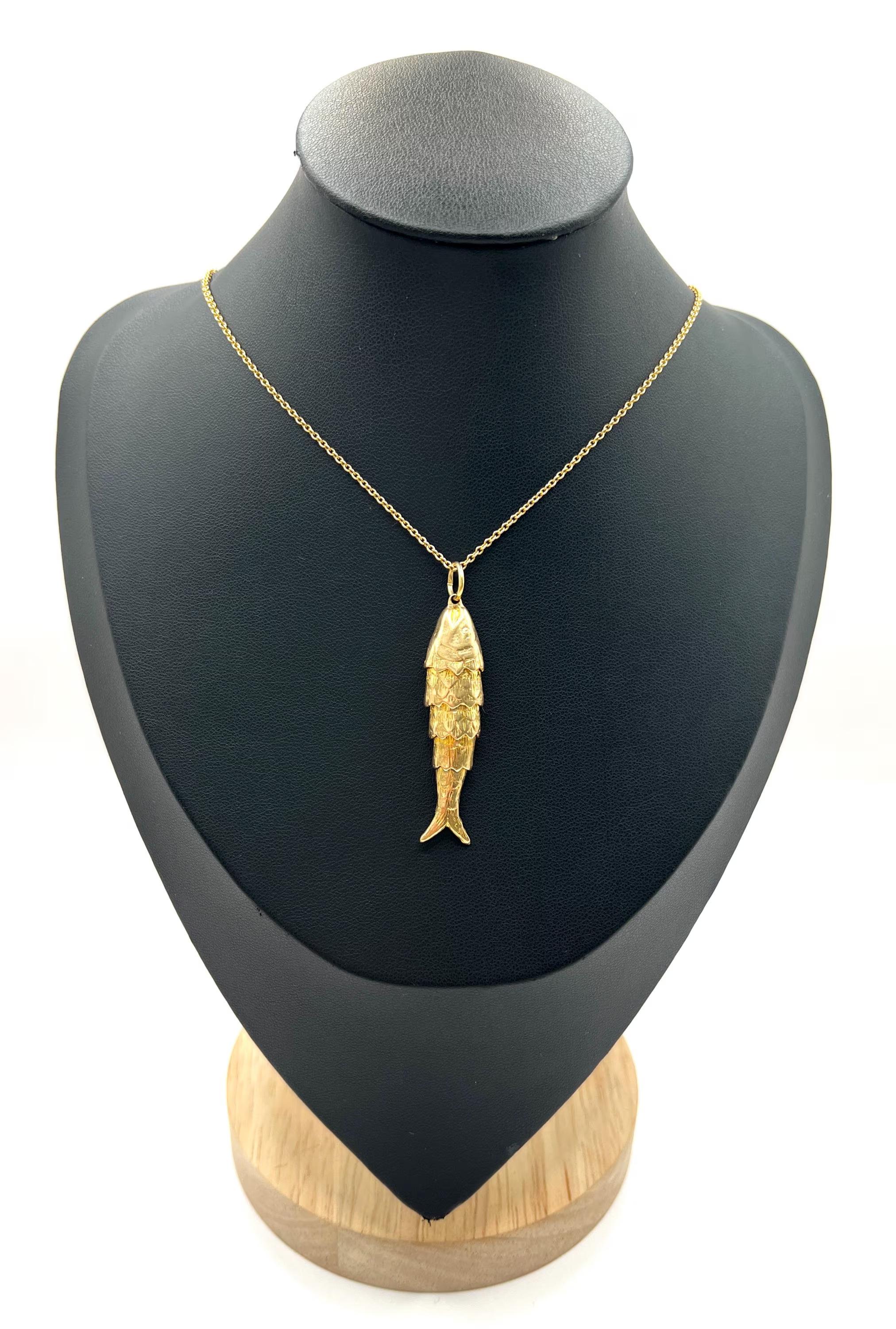 Vintage 9ct Gold gestempelt, 1970er Jahre artikuliert Lucky Fish Anhänger Charme im Zustand „Gut“ im Angebot in Brighton, GB
