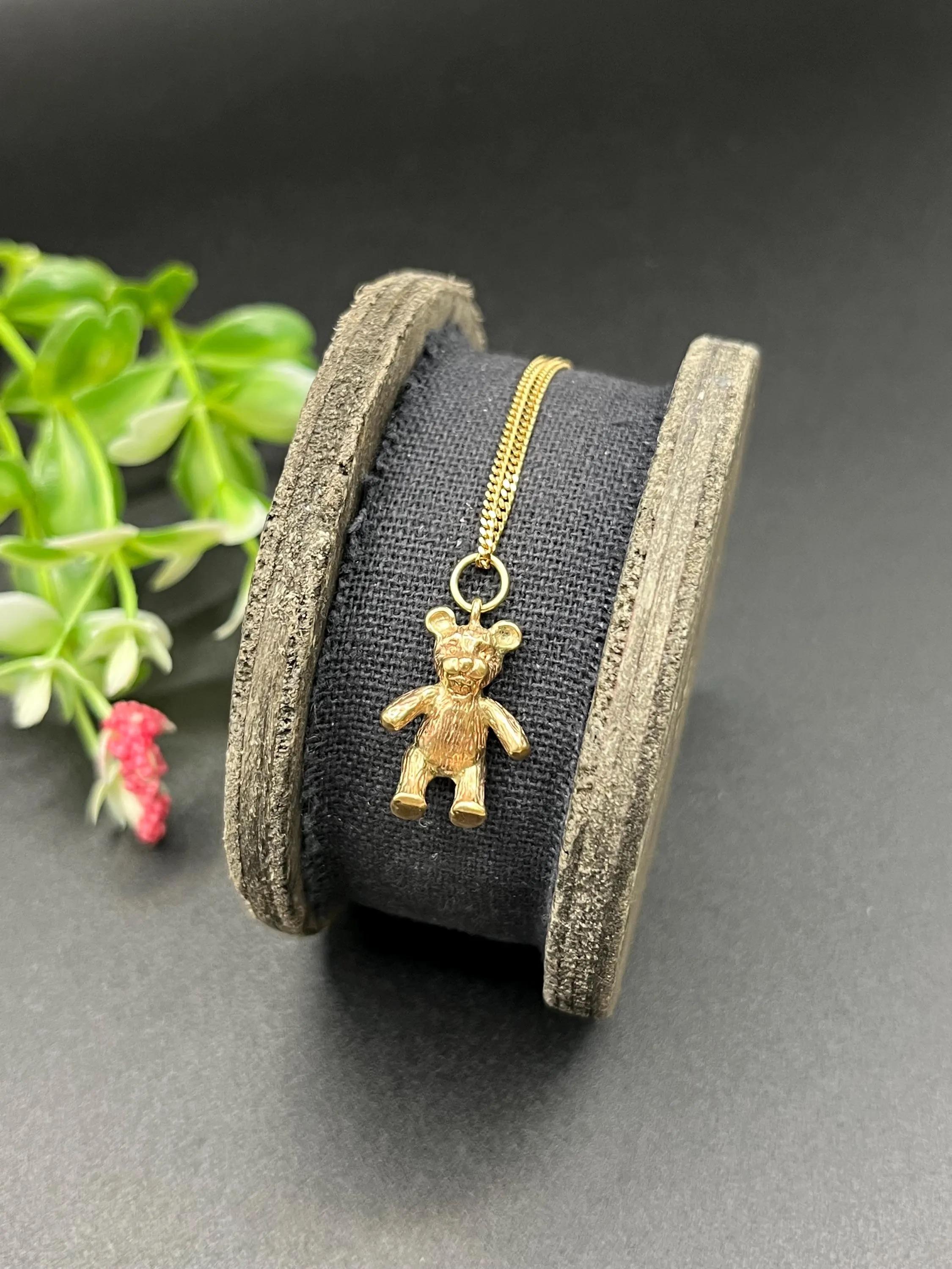 Vintage 9ct Gold Stamped, Circa 1970s Teddy Bear Pendant Charm For Sale 3