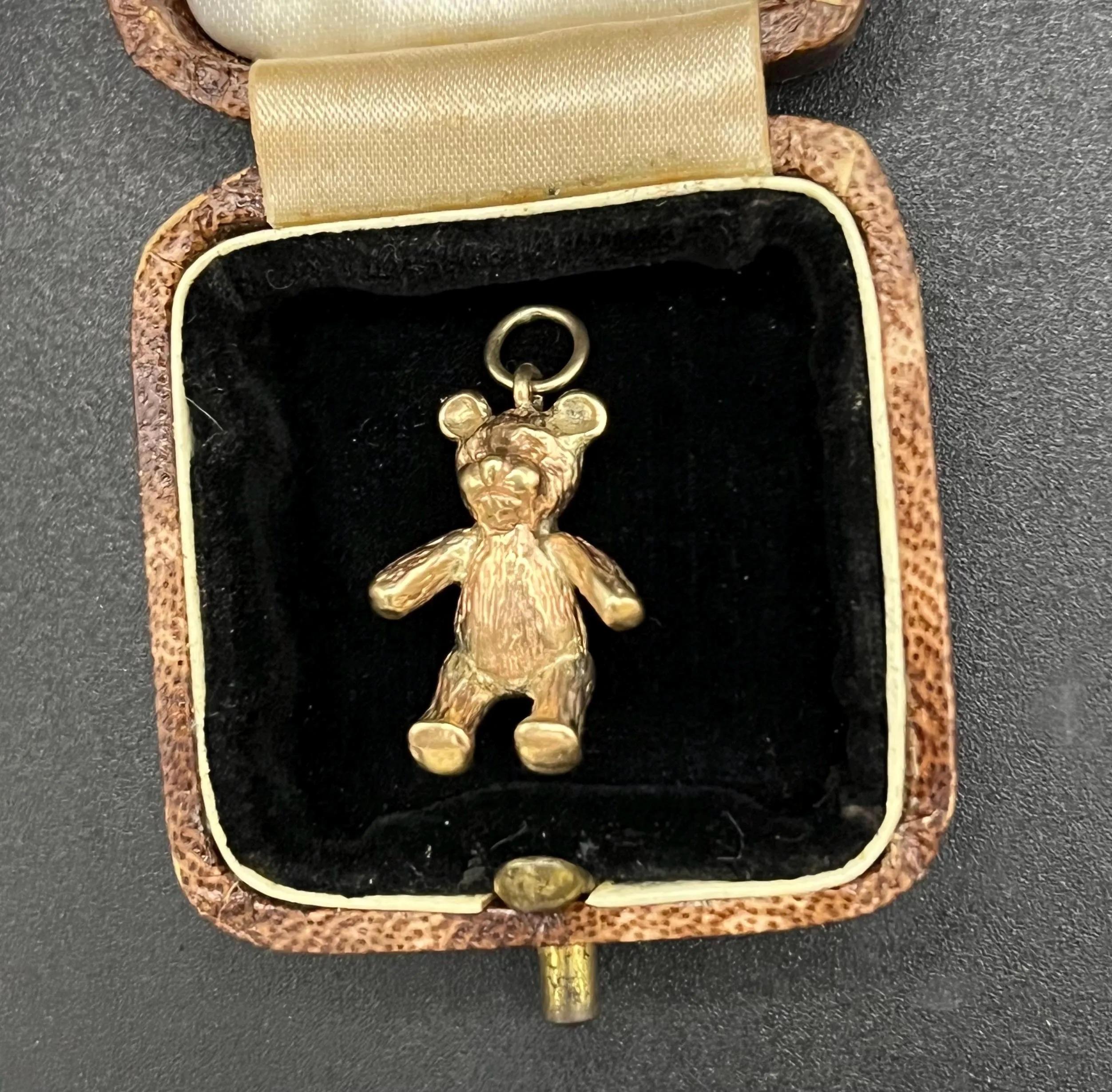 Vintage 9ct Gold Stamped, Circa 1970s Teddy Bear Pendant Charm For Sale 4