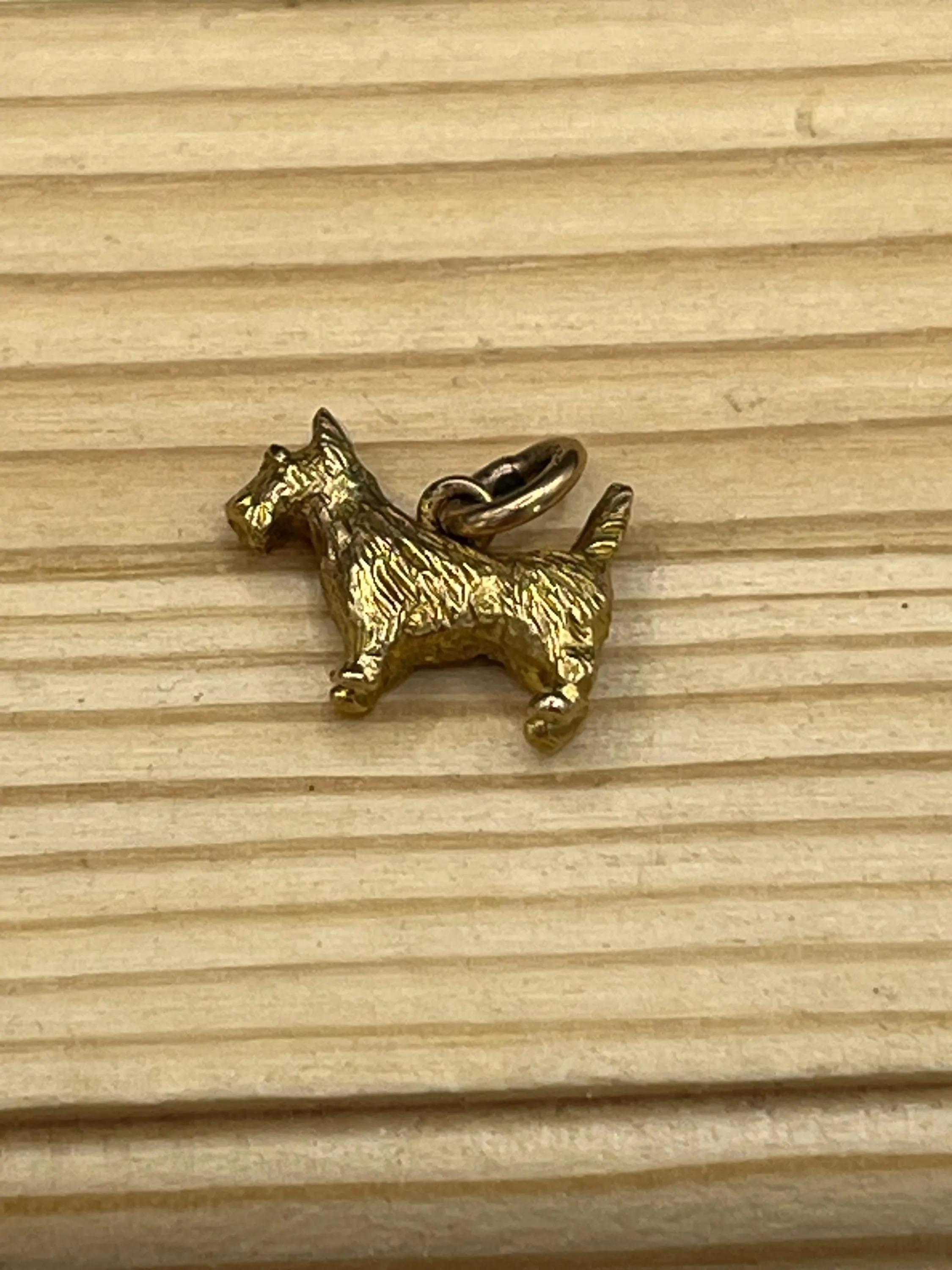 Vintage 9ct Gold gestempelt, Hund Anhänger / Charme im Zustand „Gut“ im Angebot in Brighton, GB