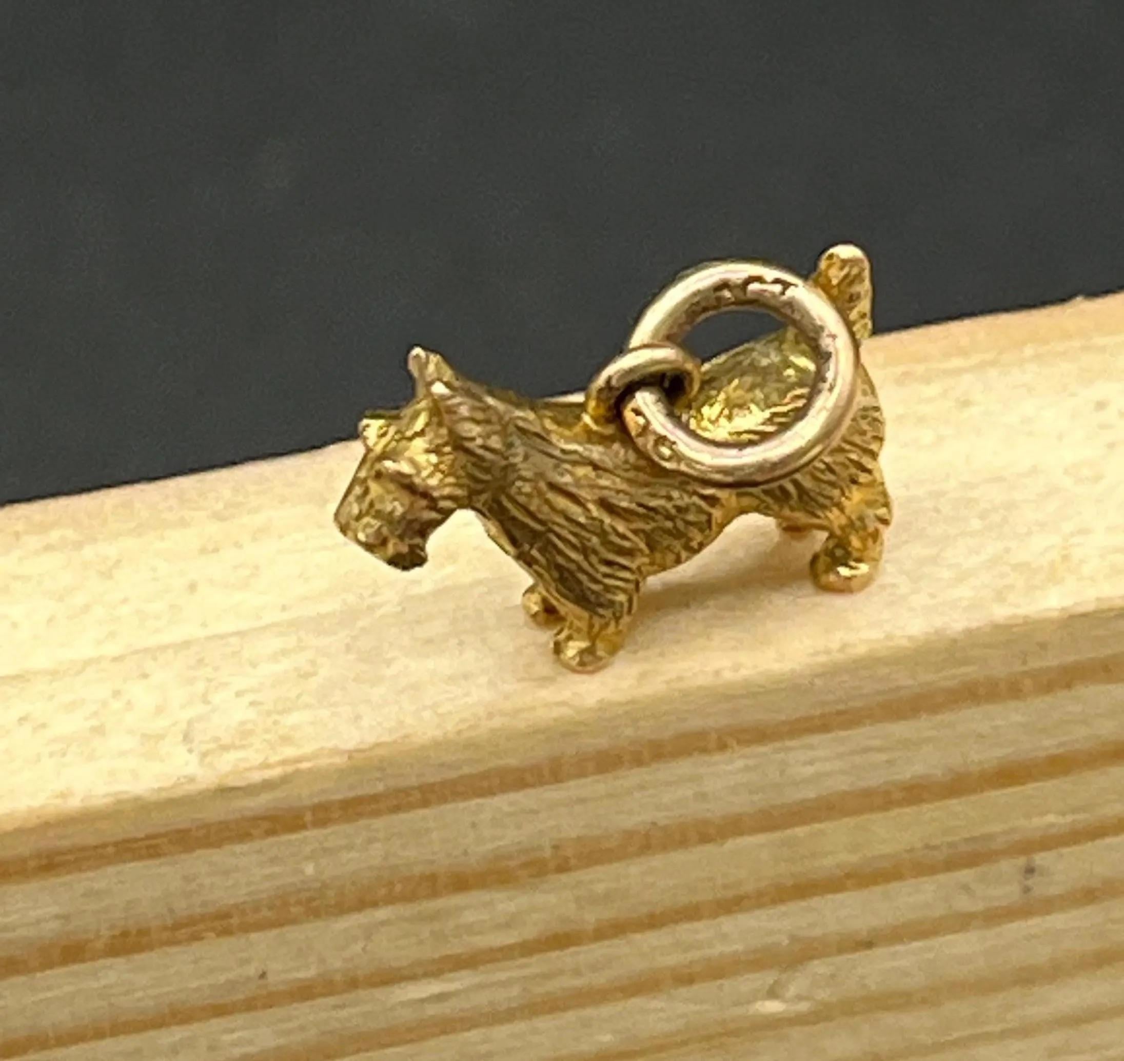 Vintage 9ct Gold gestempelt, Hund Anhänger / Charme im Angebot 1
