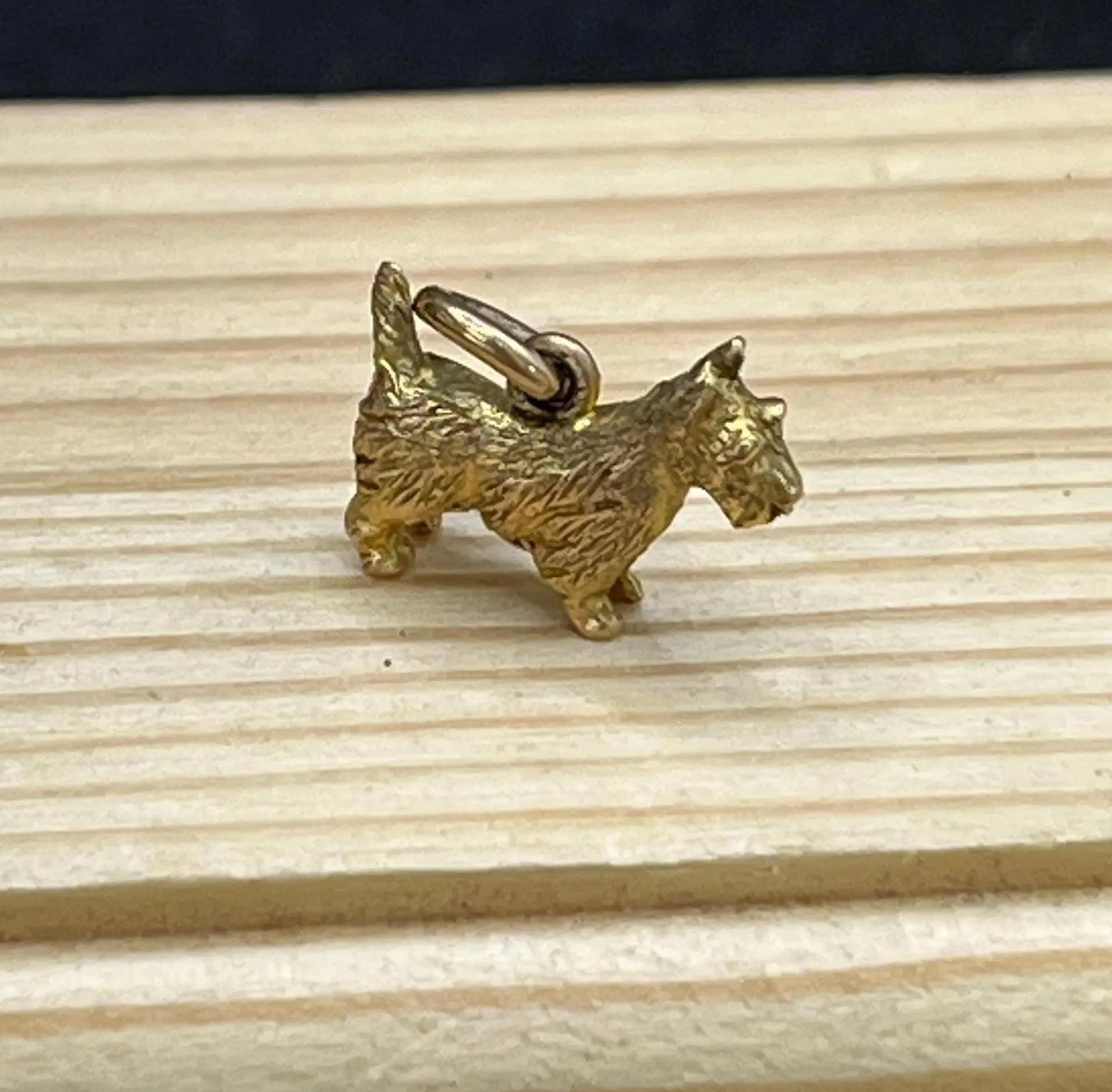 Vintage 9ct Gold gestempelt, Hund Anhänger / Charme im Angebot 4