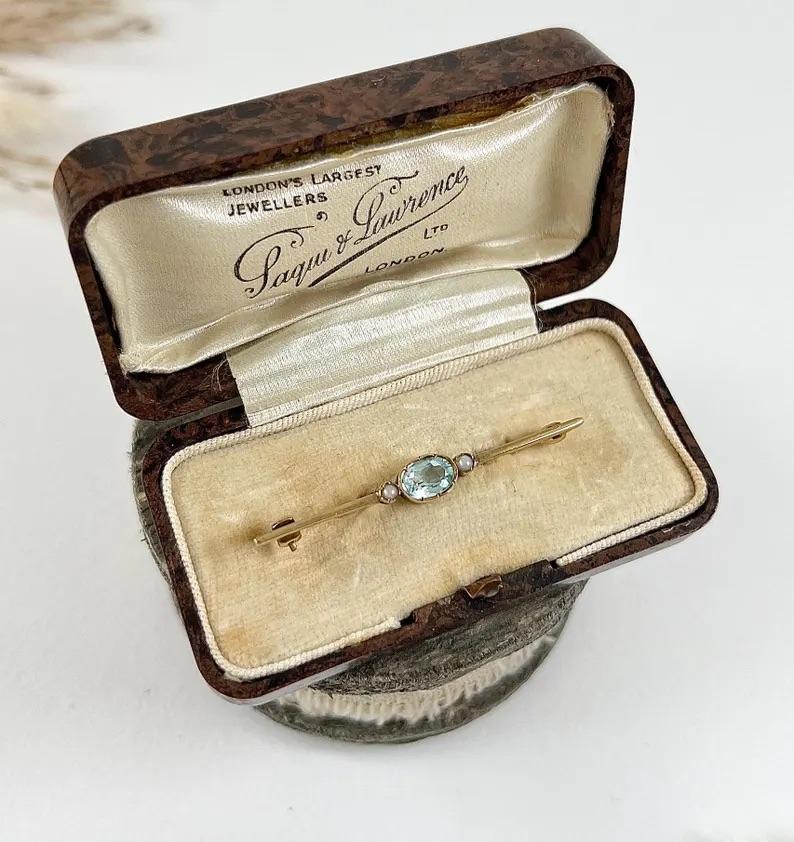 Vintage 9ct Gold Stamped, London Hallmarked 1990, Aquamarine & Pearl Bar Brooch For Sale 3