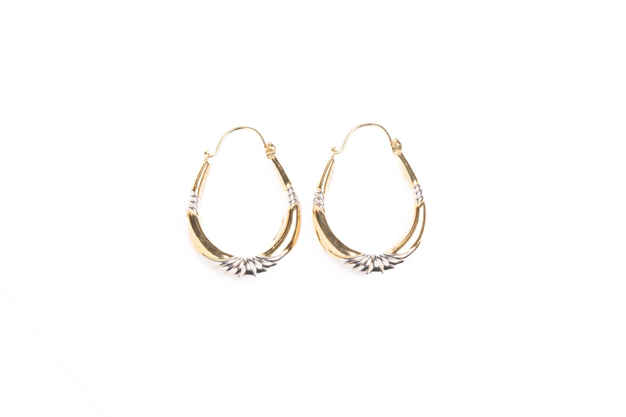 Vintage 9ct Gold Two Tone Creole Hoop Earrings In Good Condition For Sale In Portland, England